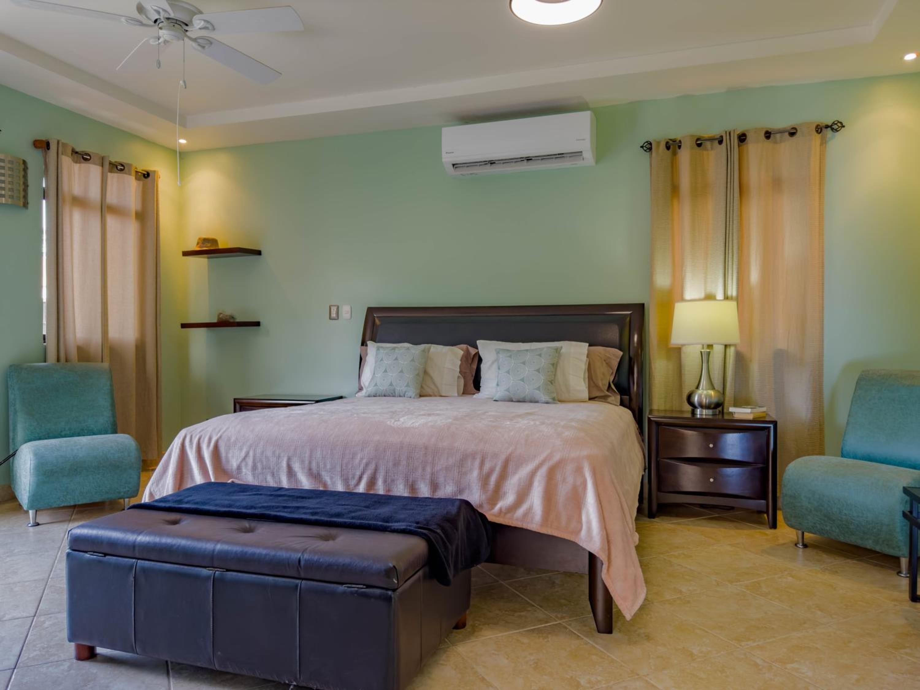 One Particular Harbor 2br Townhouse 4 Guests