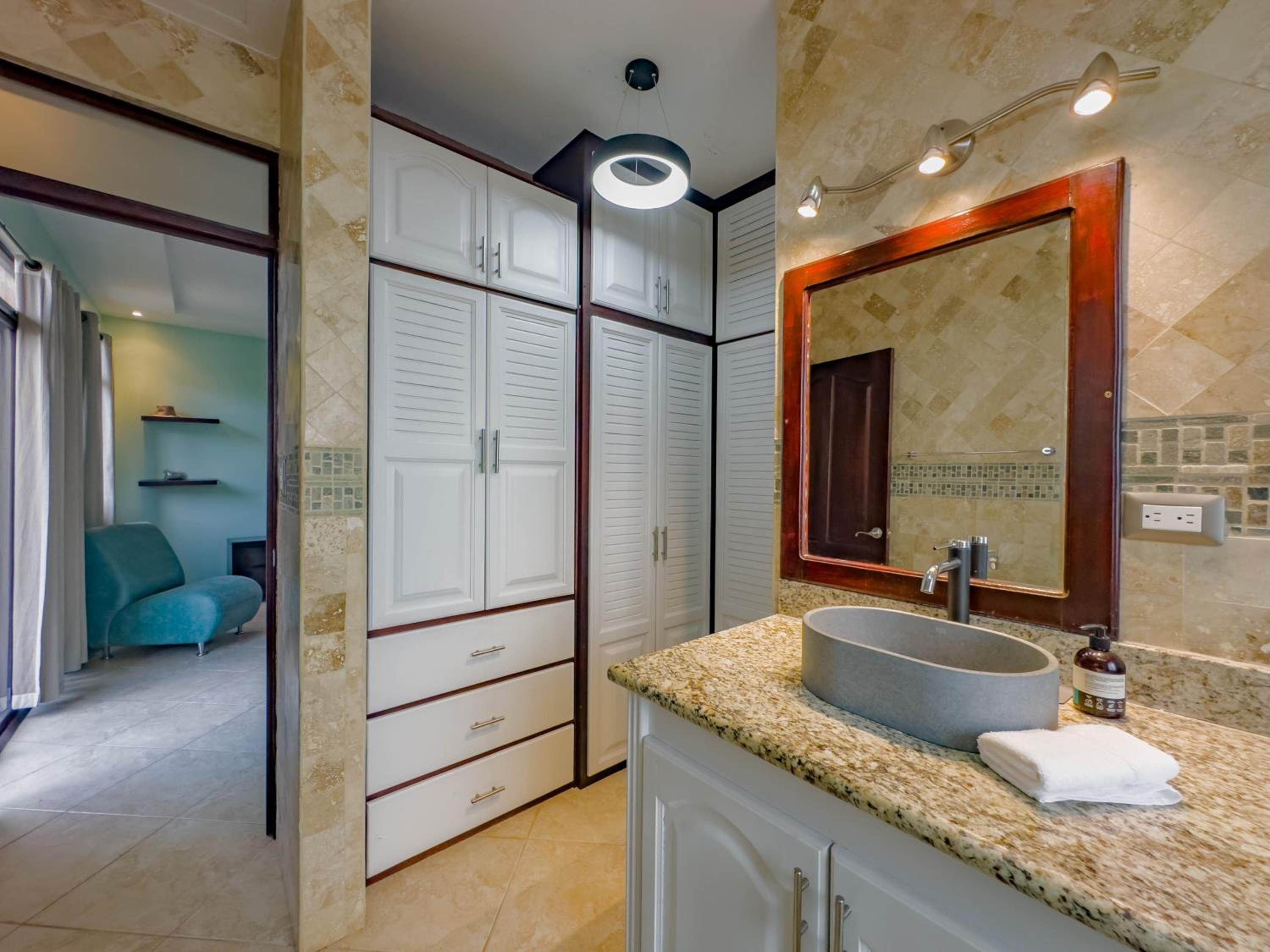 One Particular Harbor 2br Townhouse 4 Guests