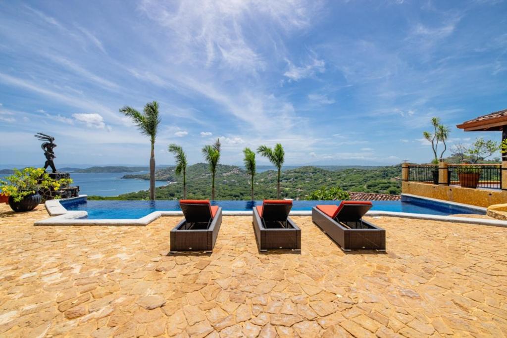 Casa Amarilla 4br Bay-view Villa - 8 Guests