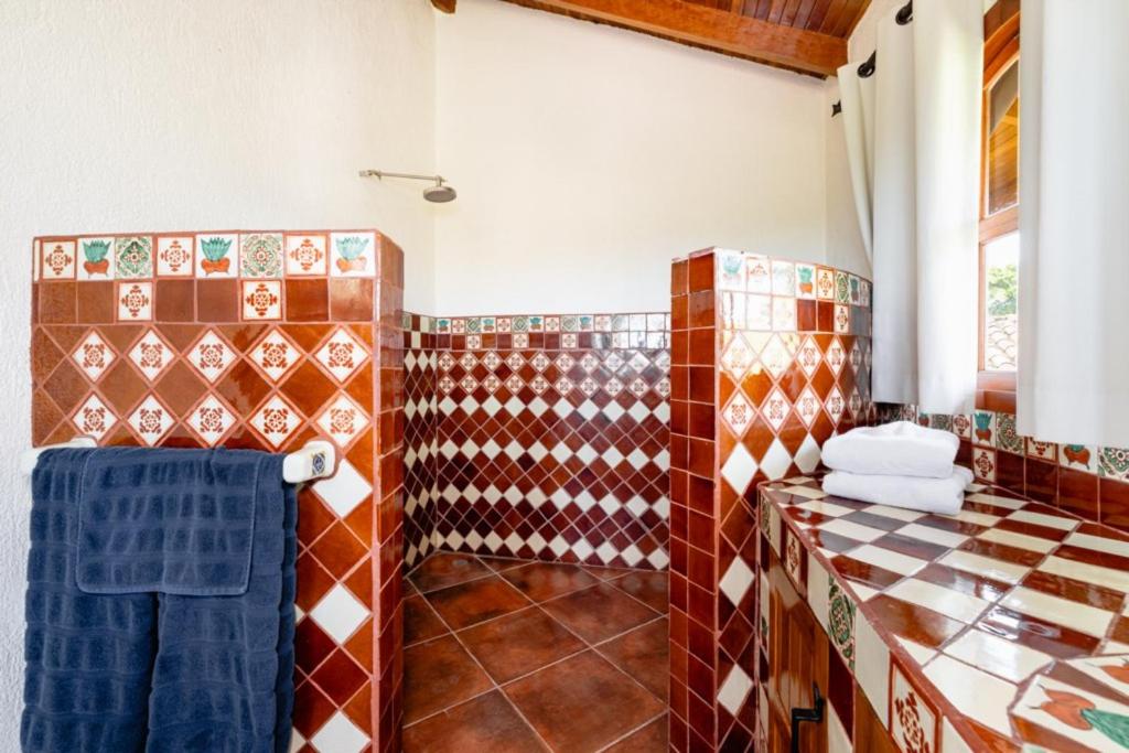 Casa Amarilla 4br Bay-view Villa - 8 Guests