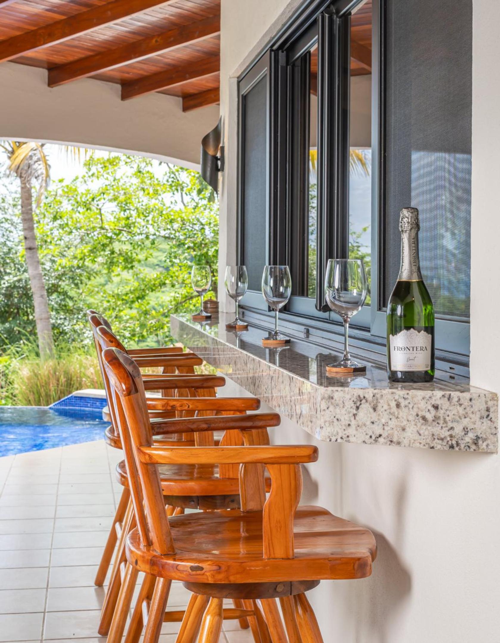 Vista Oceano 5br Villa With Bay View - 7 Guests