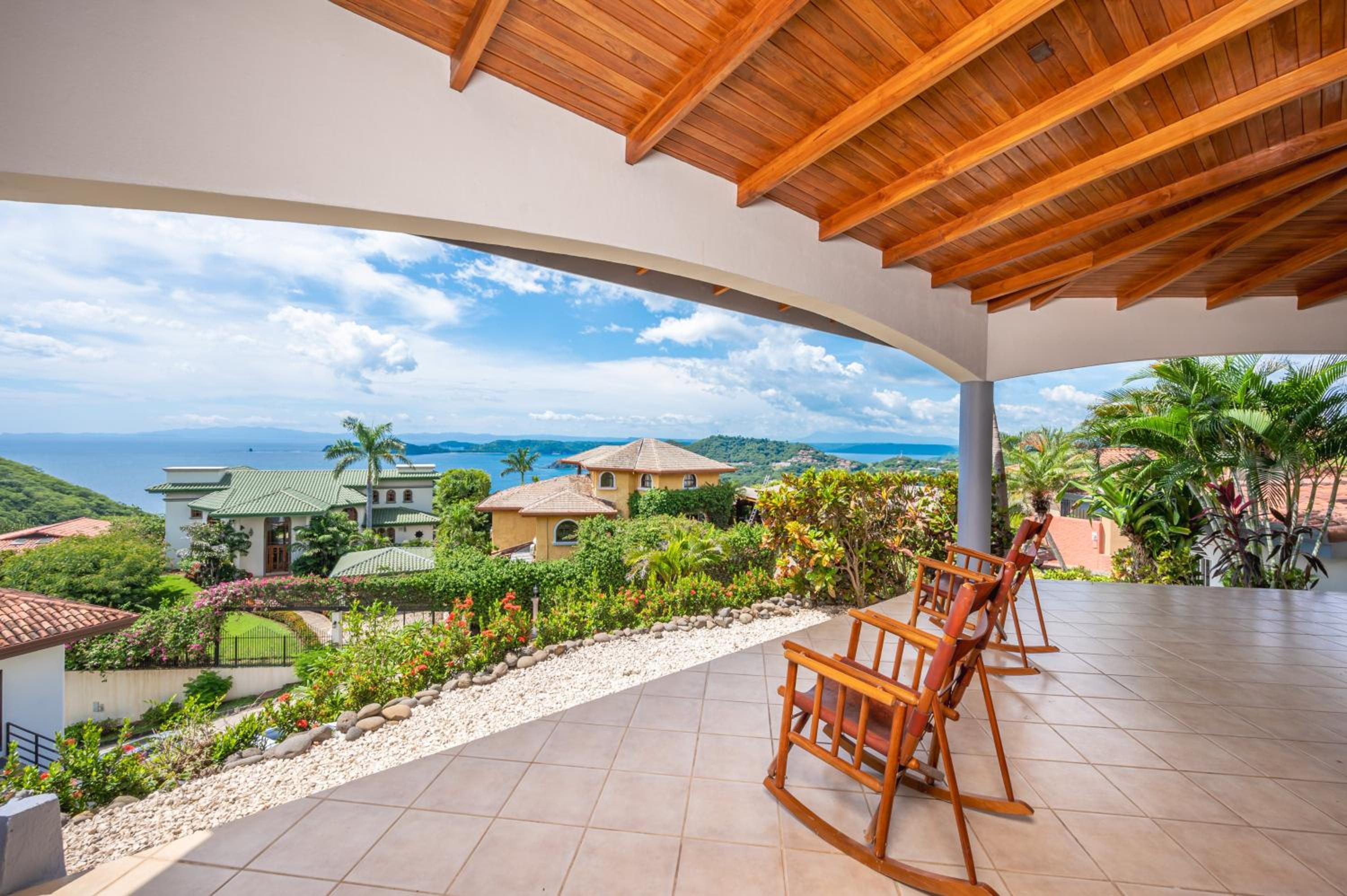 Vista Oceano 5br Villa With Bay View - 7 Guests