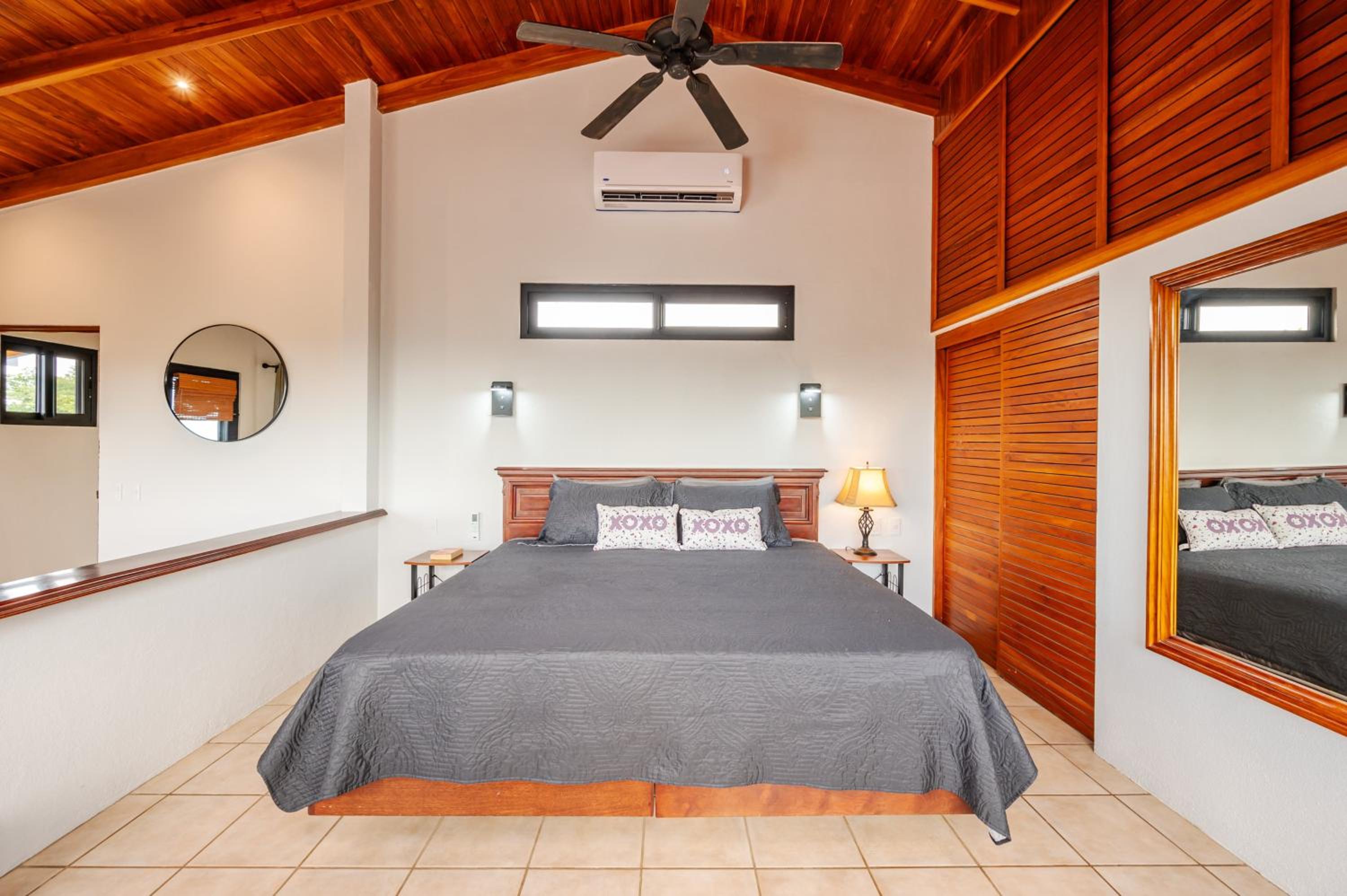 Vista Oceano 5br Villa With Bay View - 7 Guests