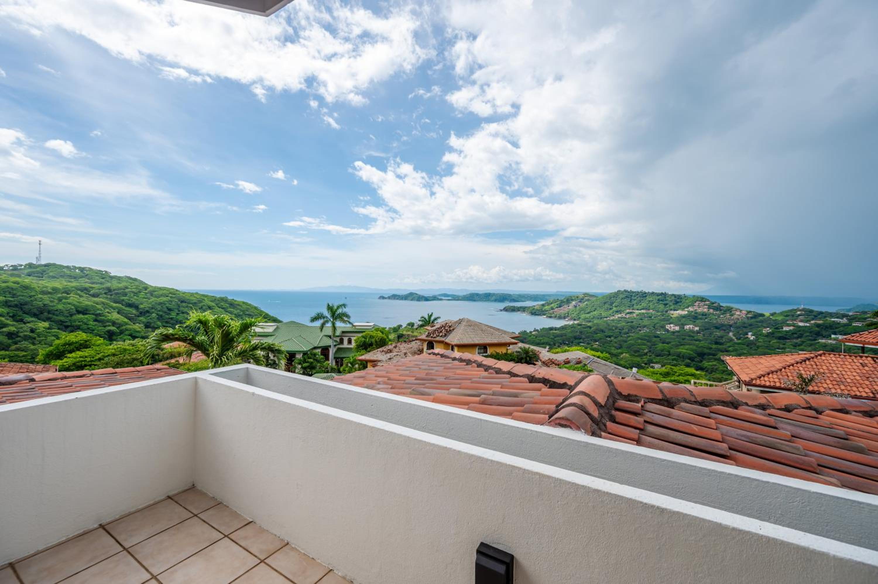Vista Oceano 5br Villa With Bay View - 7 Guests
