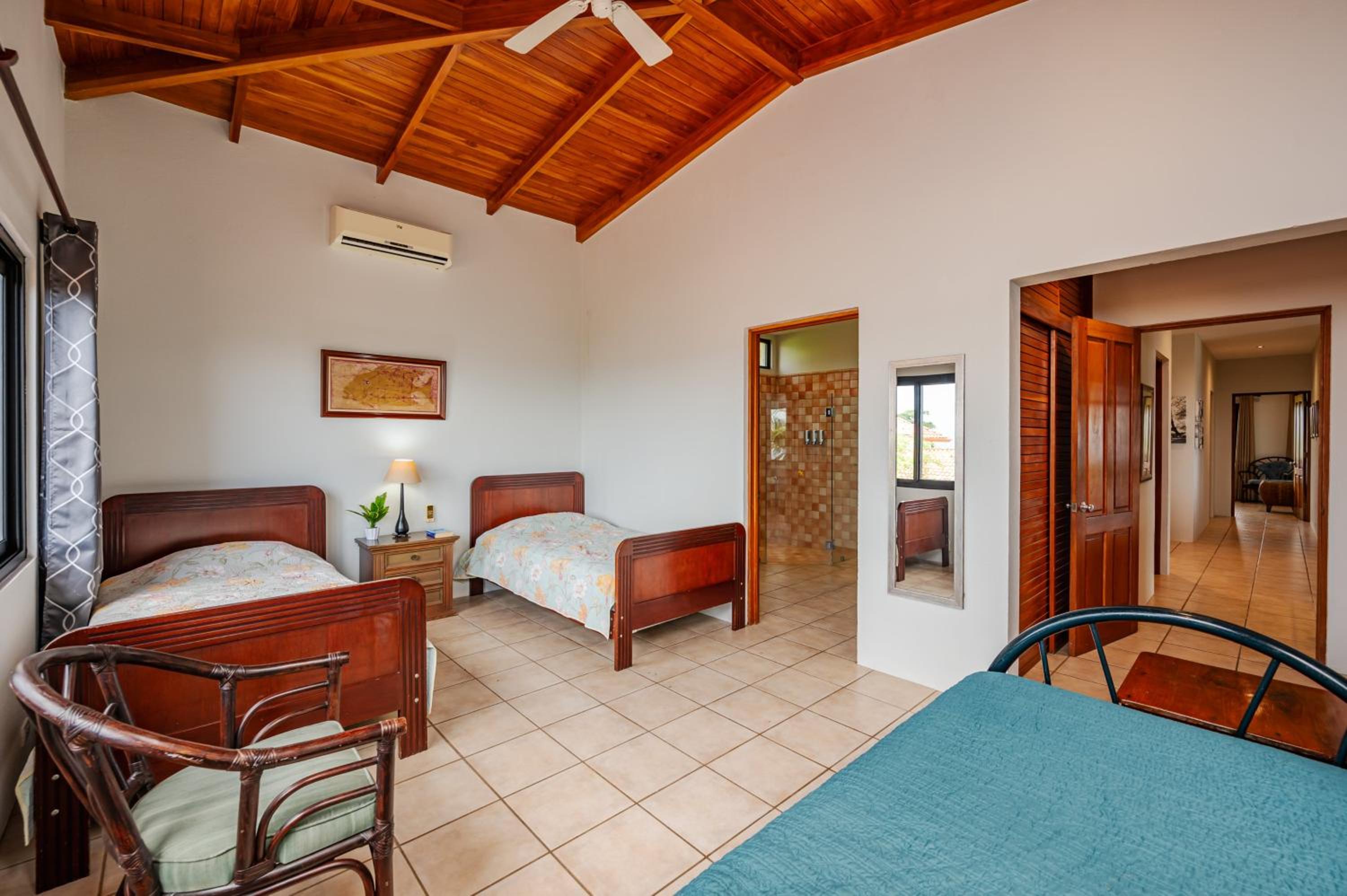 Vista Oceano 5br Villa With Bay View - 7 Guests