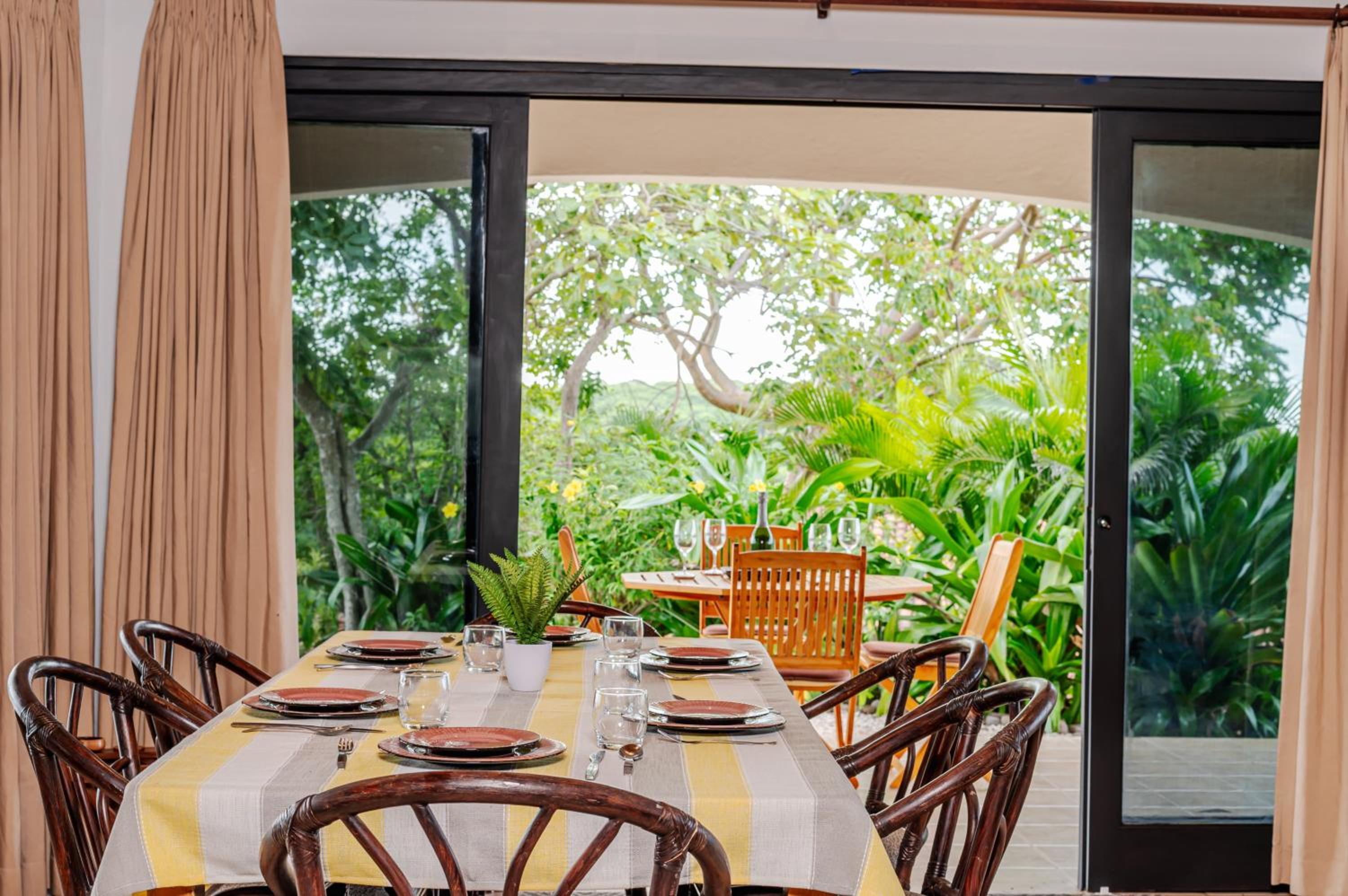 Vista Oceano 5br Villa With Bay View - 7 Guests
