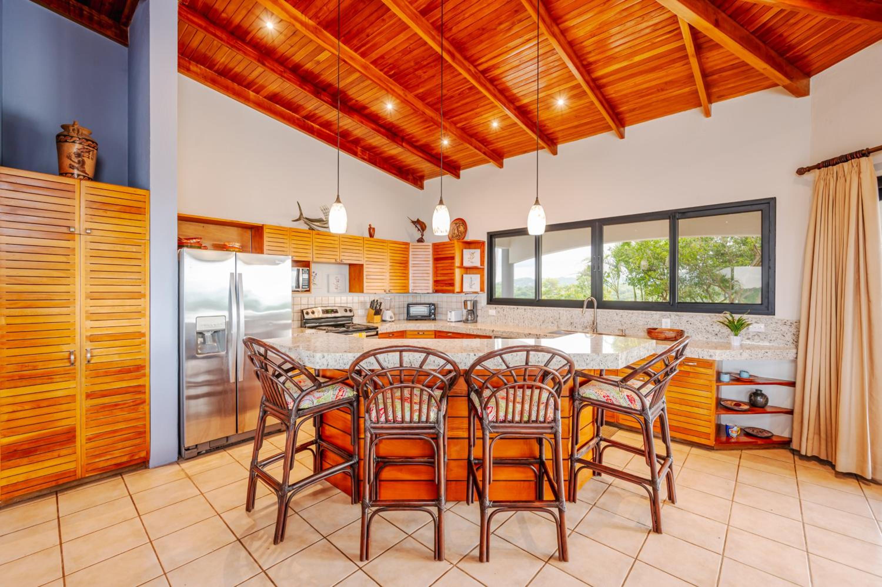 Vista Oceano 5br Villa With Bay View - 7 Guests