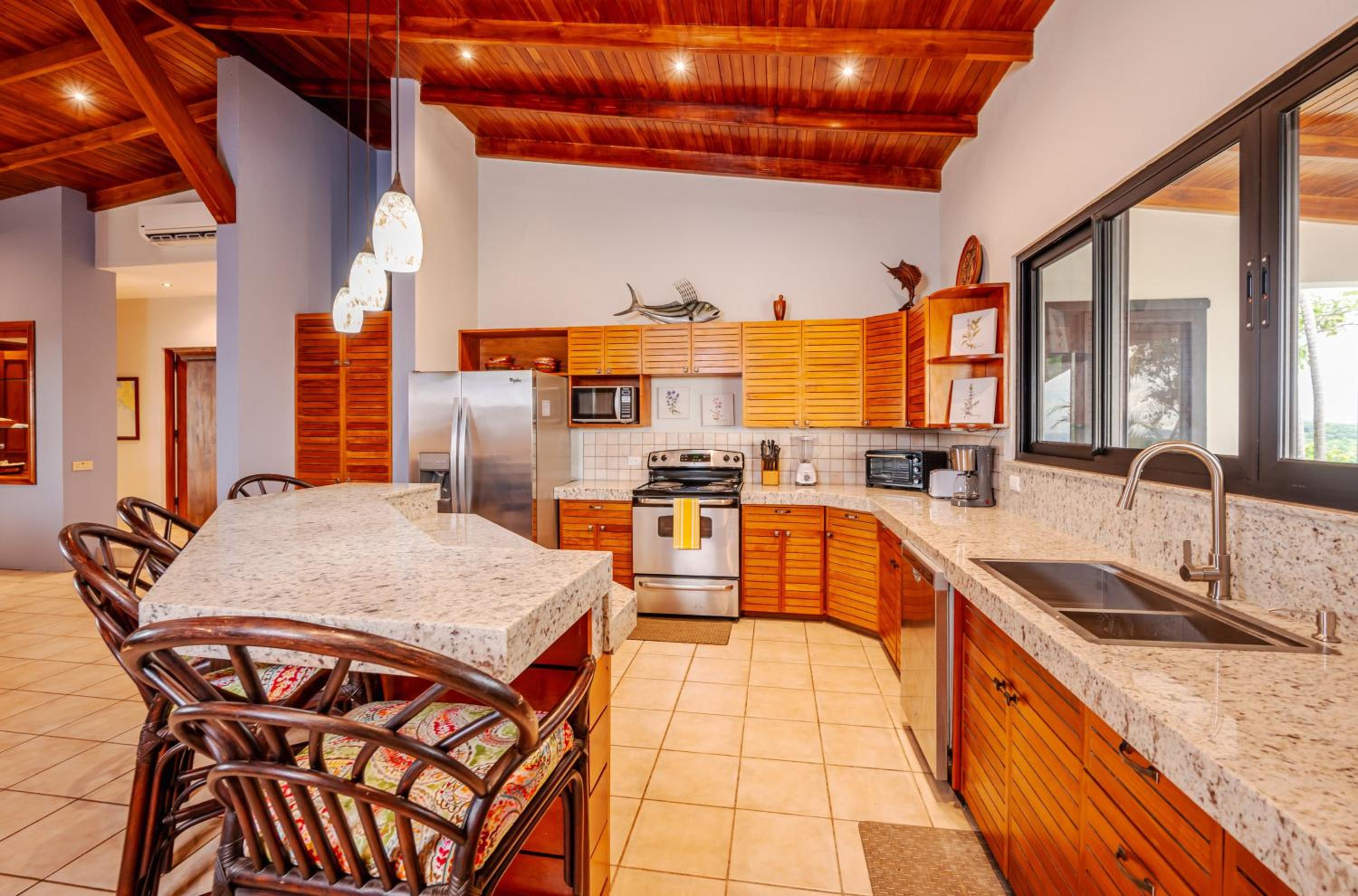 Vista Oceano 5br Villa With Bay View - 7 Guests