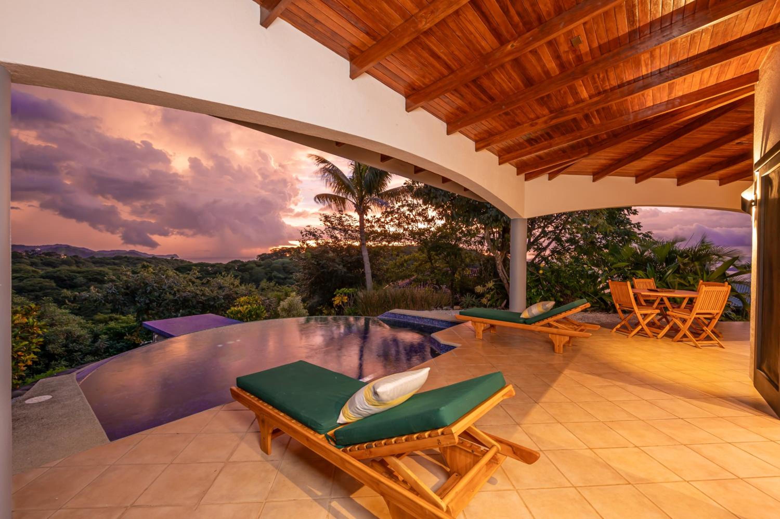 Vista Oceano 5br Villa With Bay View - 7 Guests