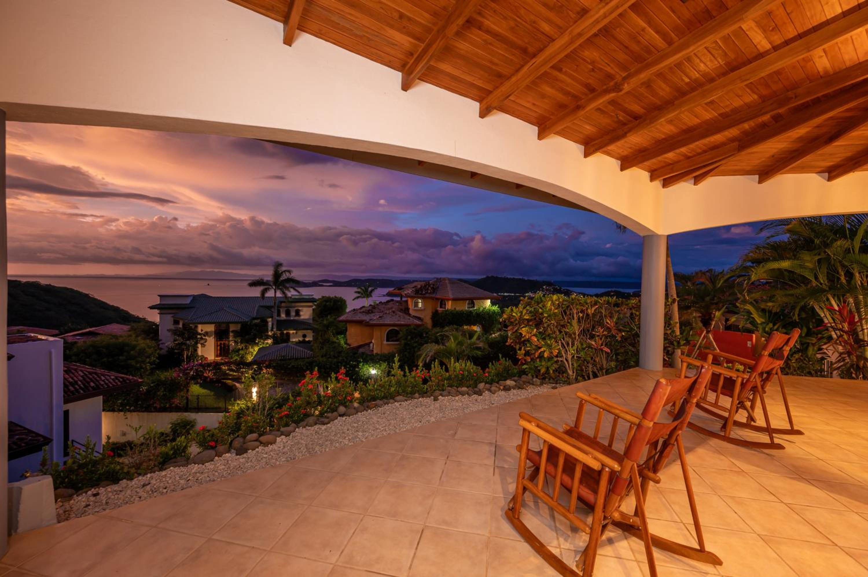 Vista Oceano 5br Villa With Bay View - 7 Guests