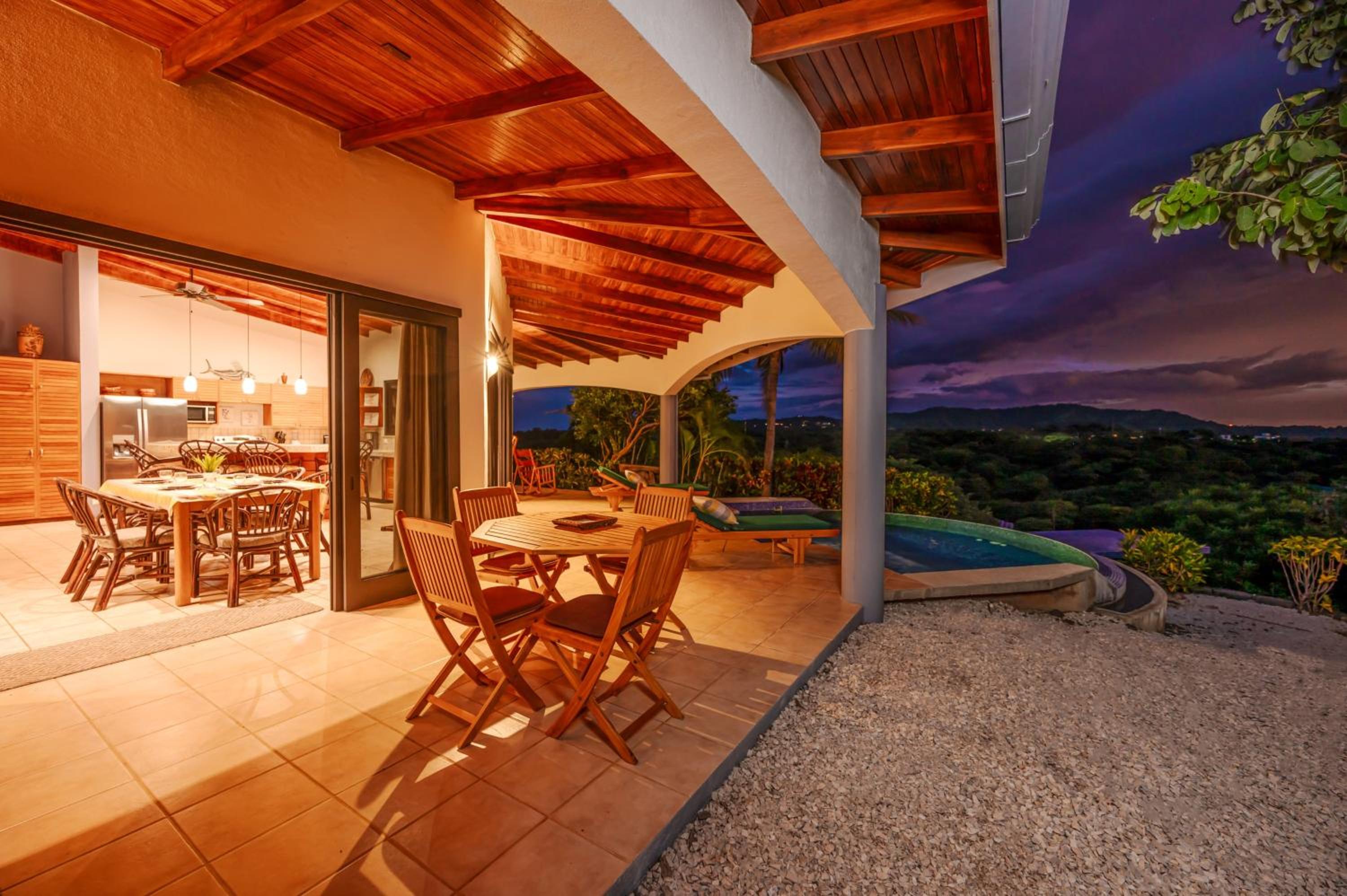Vista Oceano 5br Villa With Bay View - 7 Guests