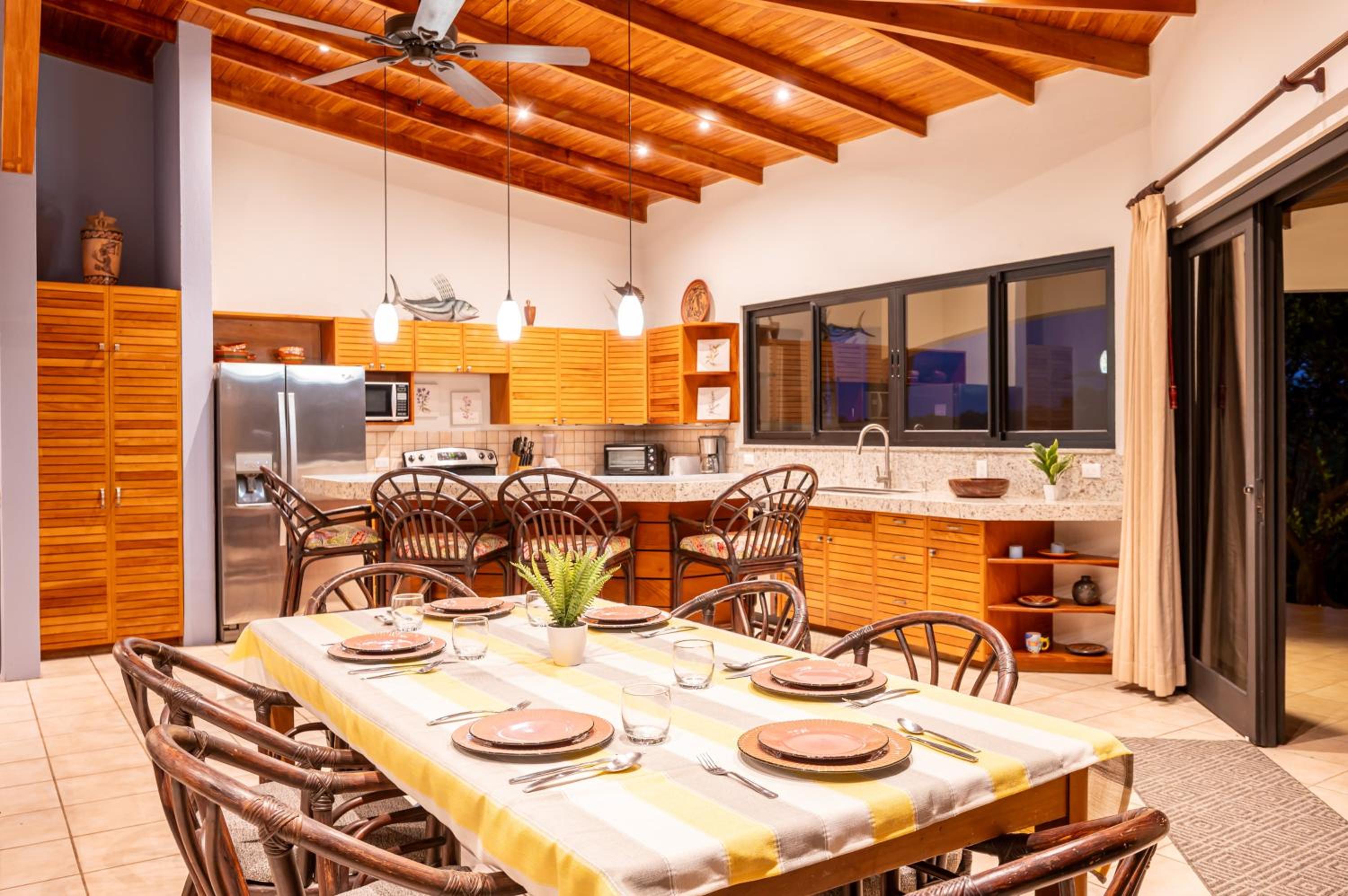 Vista Oceano 5br Villa With Bay View - 7 Guests