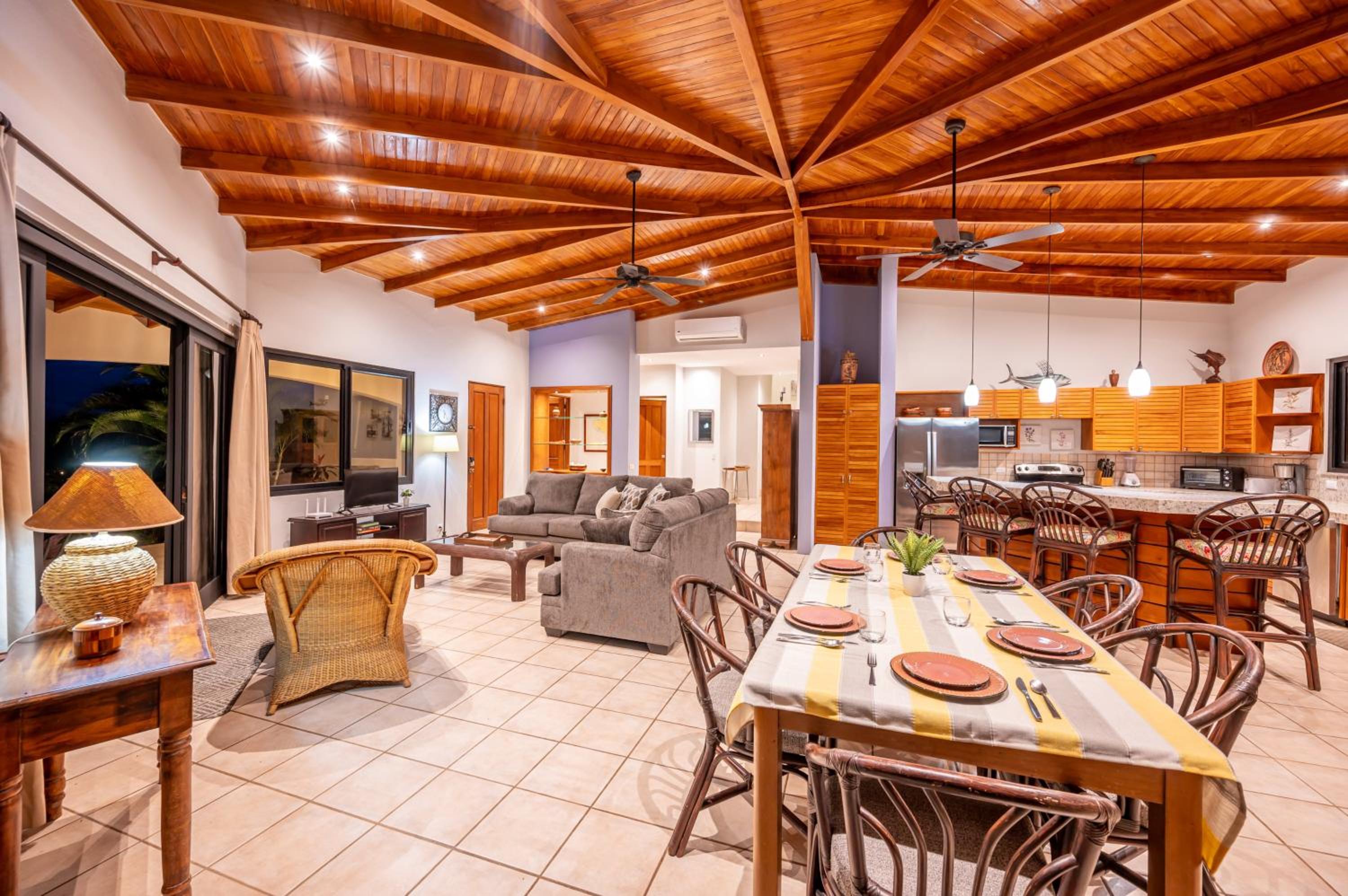 Vista Oceano 5br Villa With Bay View - 7 Guests