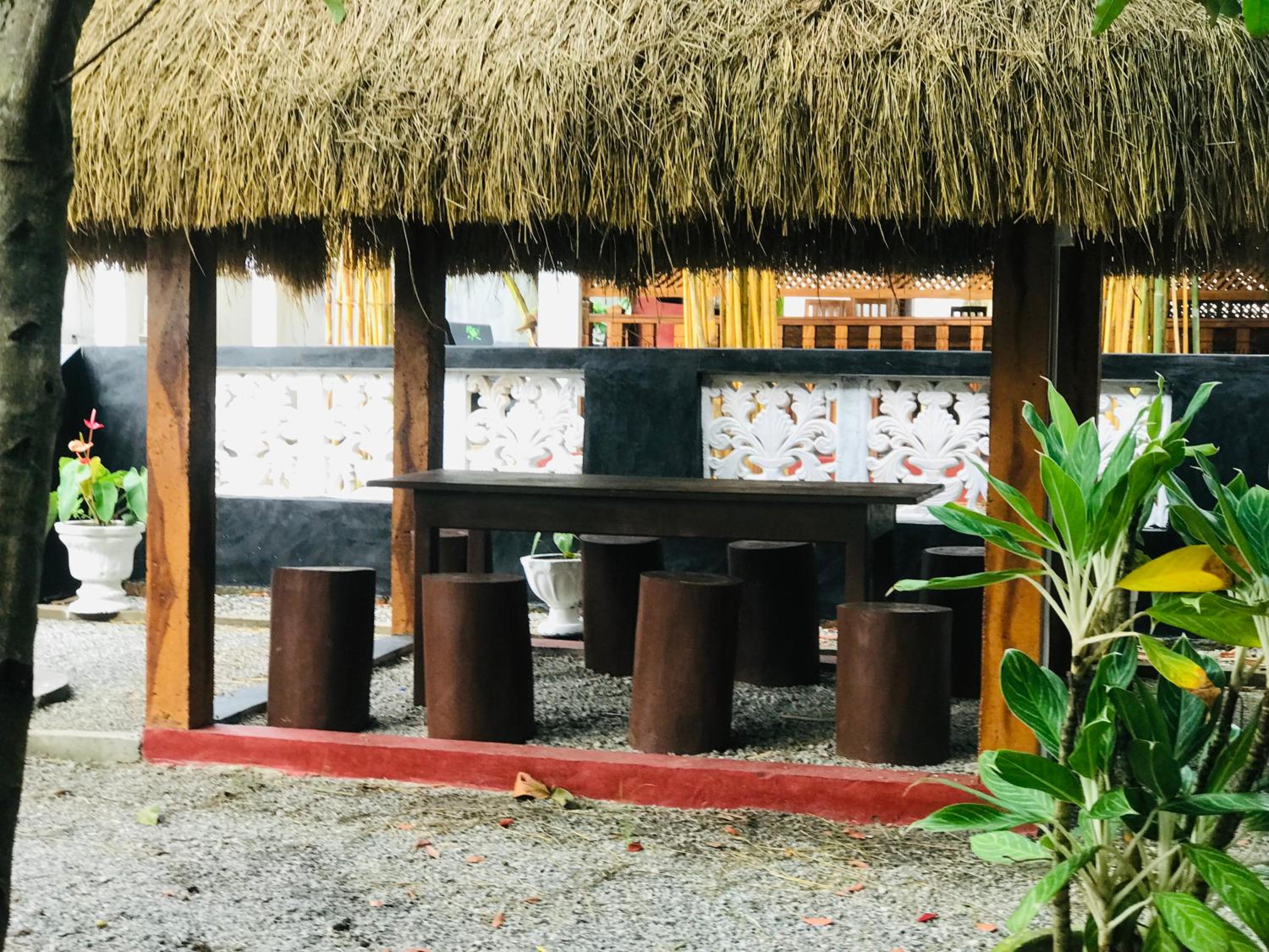 Hotel Deshapriya