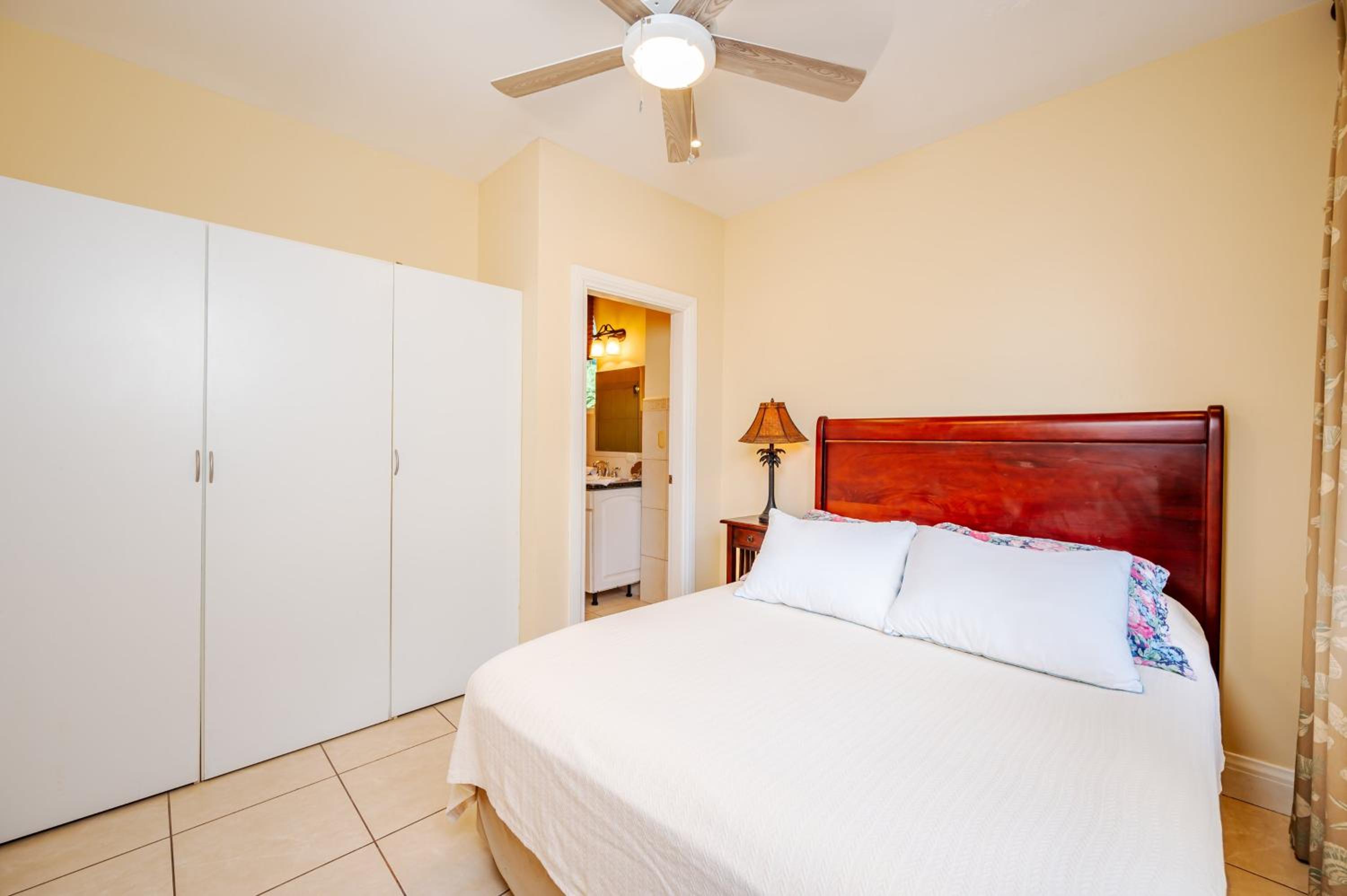 Nube Nueve 5BR Villa w Pool & Ocean Views