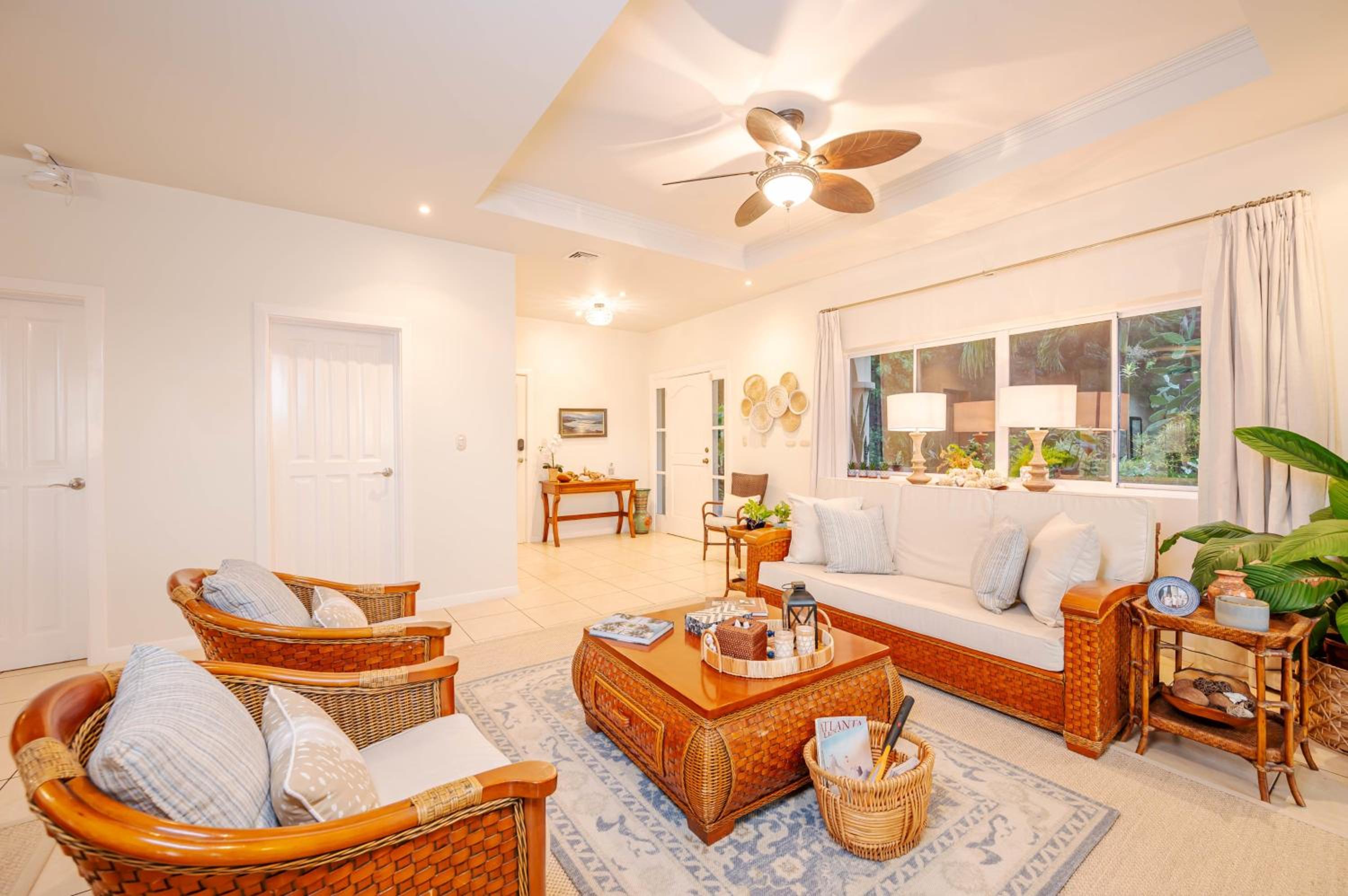 Nube Nueve 5BR Villa w Pool & Ocean Views