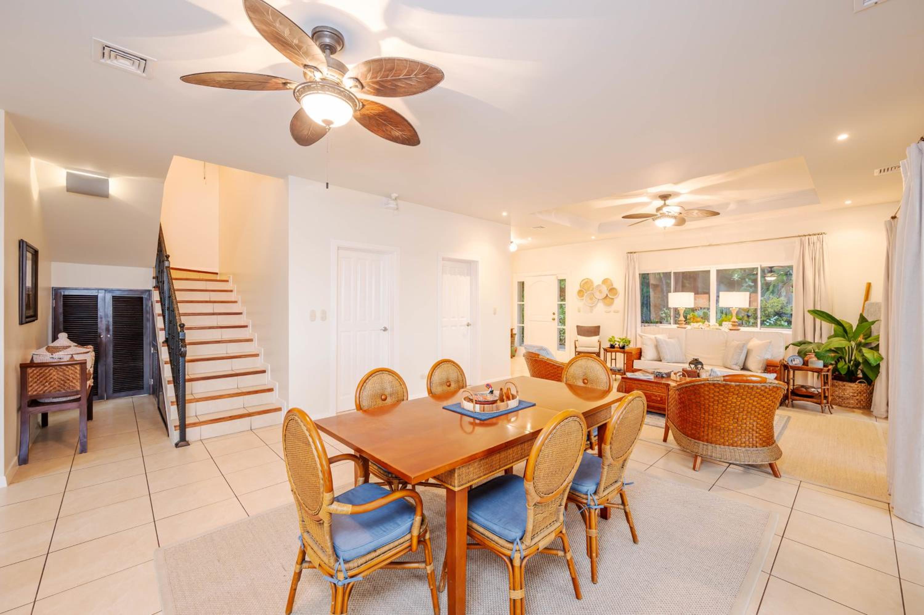 Nube Nueve 5BR Villa w Pool & Ocean Views
