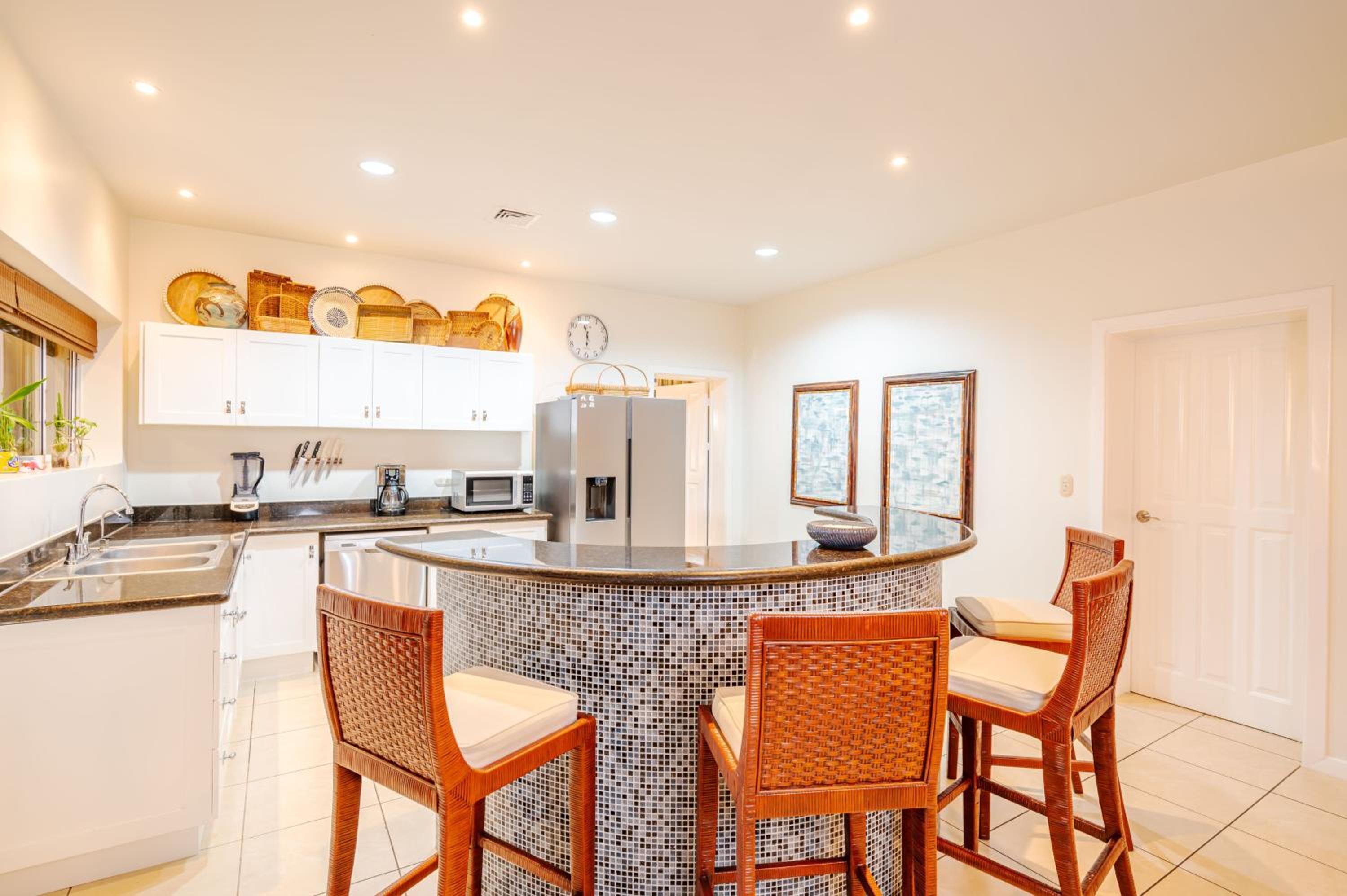 Nube Nueve 5BR Villa w Pool & Ocean Views