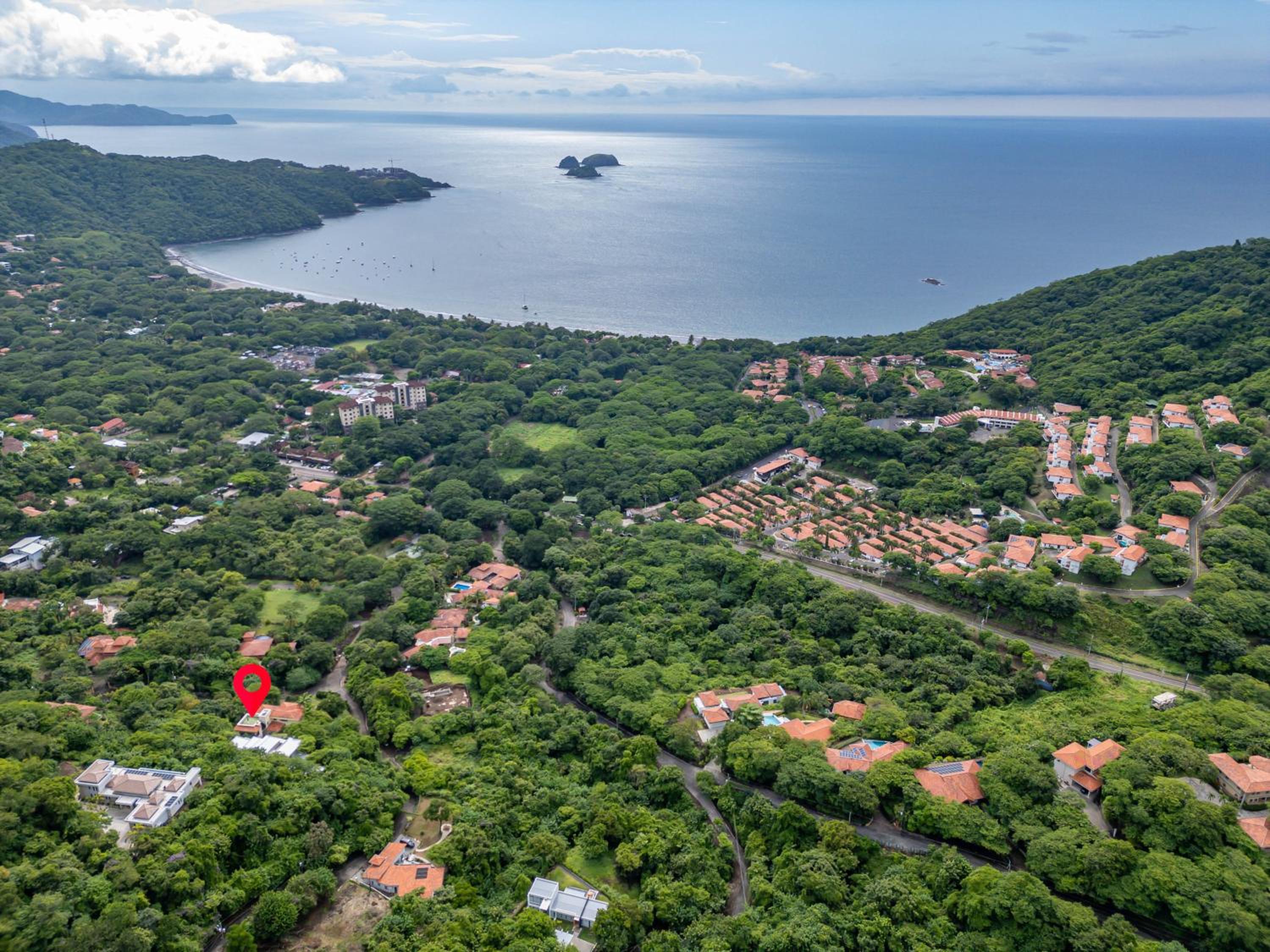 Nube Nueve 5BR Villa w Pool & Ocean Views