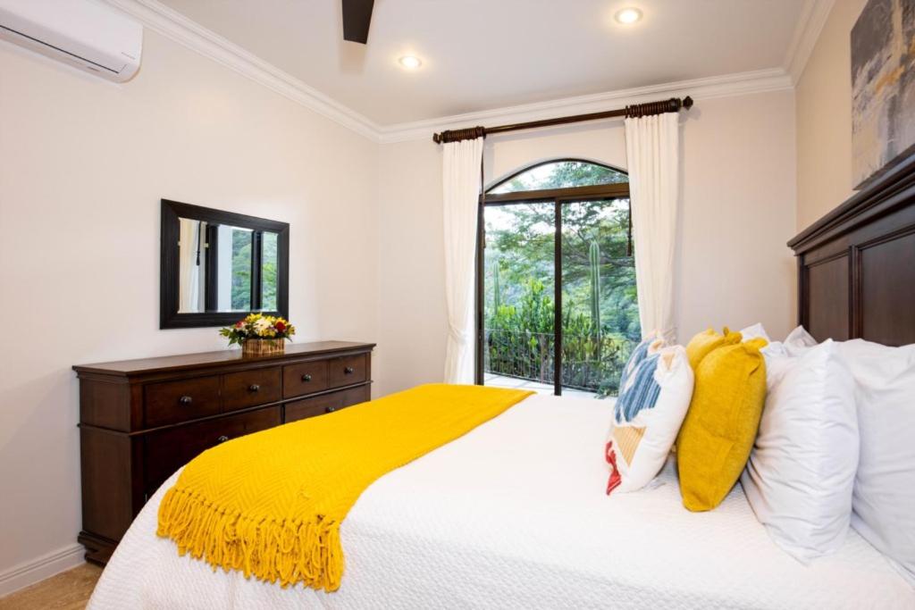 Mariners Point B1 Ocean-view 3br Private Pool
