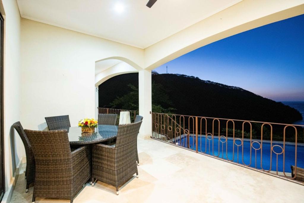 Mariners Point B1 Ocean-view 3br Private Pool