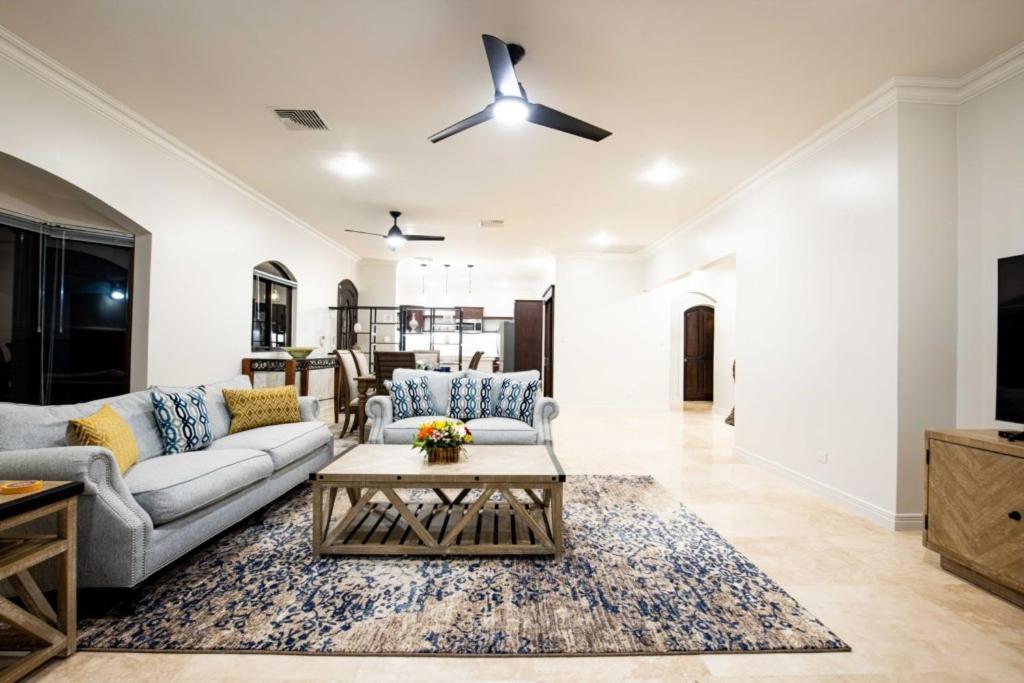 Mariners Point B1 Ocean-view 3br Private Pool