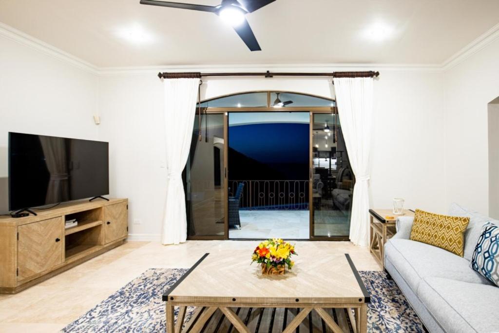 Mariners Point B1 Ocean-view 3br Private Pool
