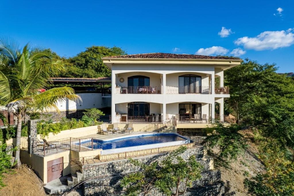 Mariners Point B1 Ocean-view 3br Private Pool
