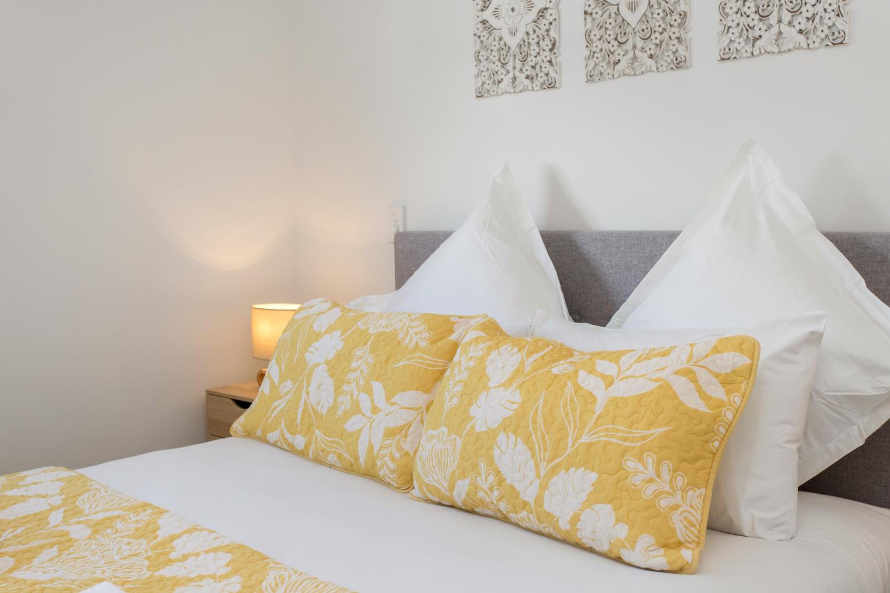 Location Plus Free Off St Park Handy Hospital