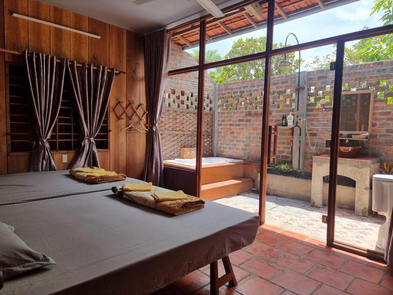 Út Bình Homestay view 2