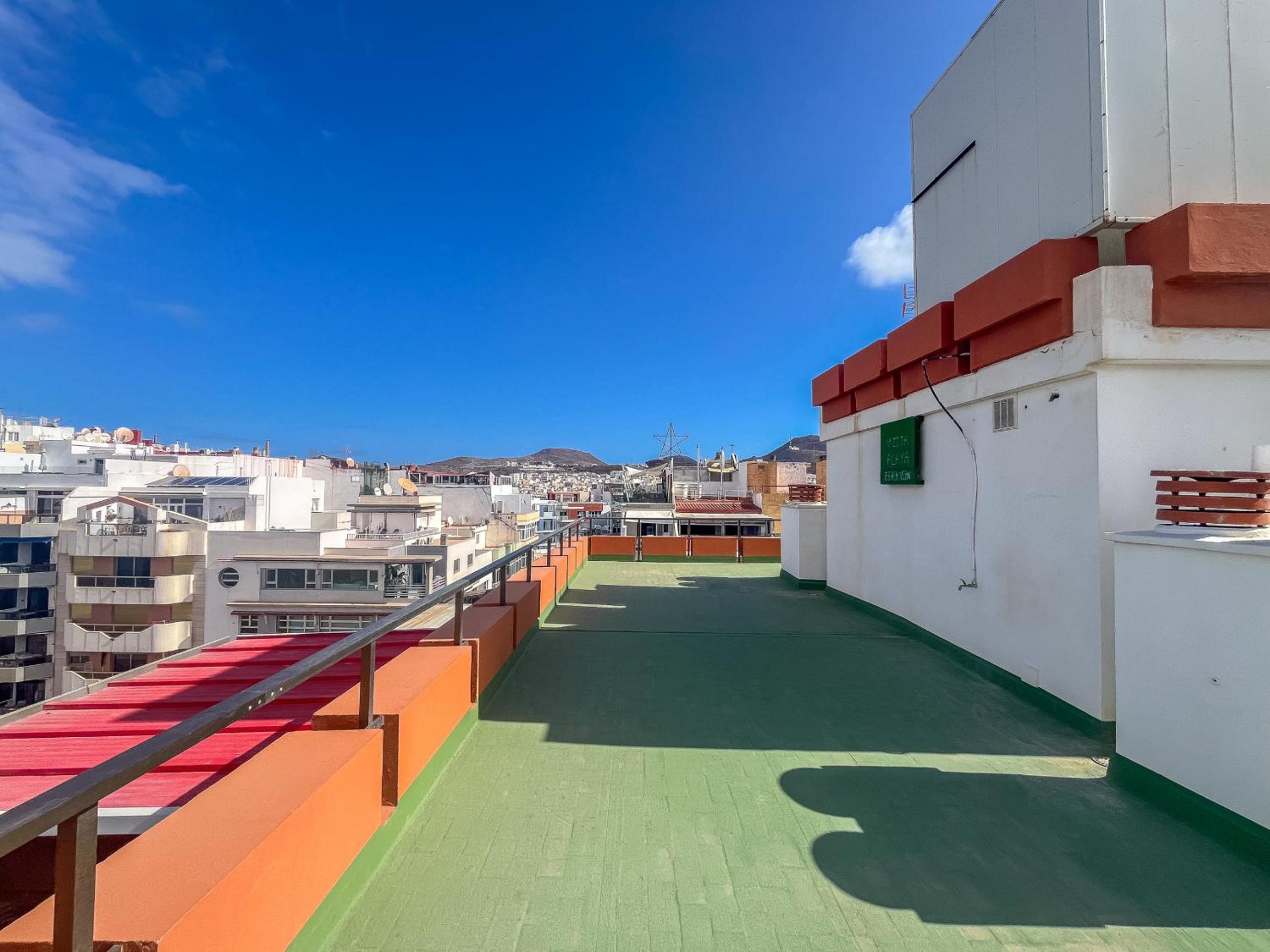 Lightbooking Sagasta Playa a tan solo 10 metros de la playa de las Canteras view 2