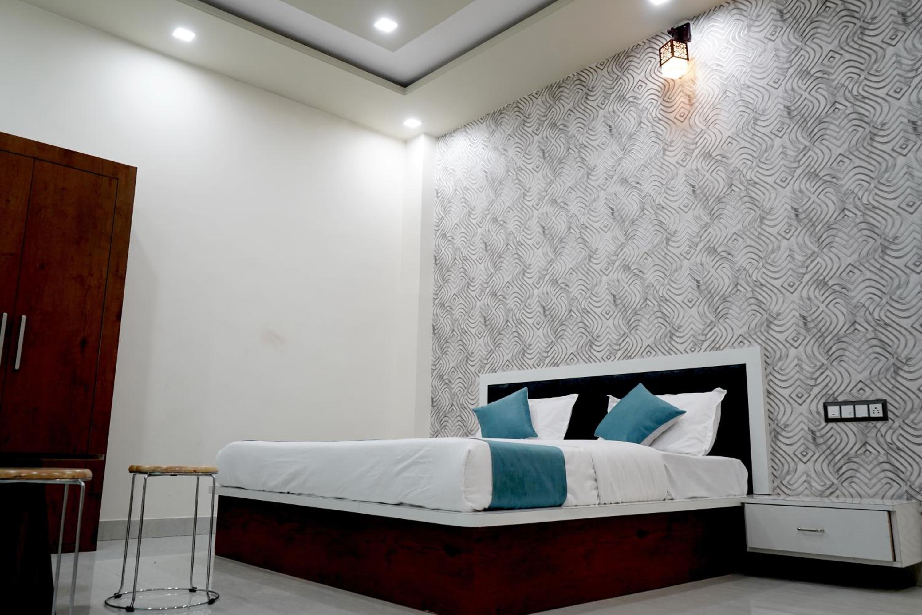 kailash resort