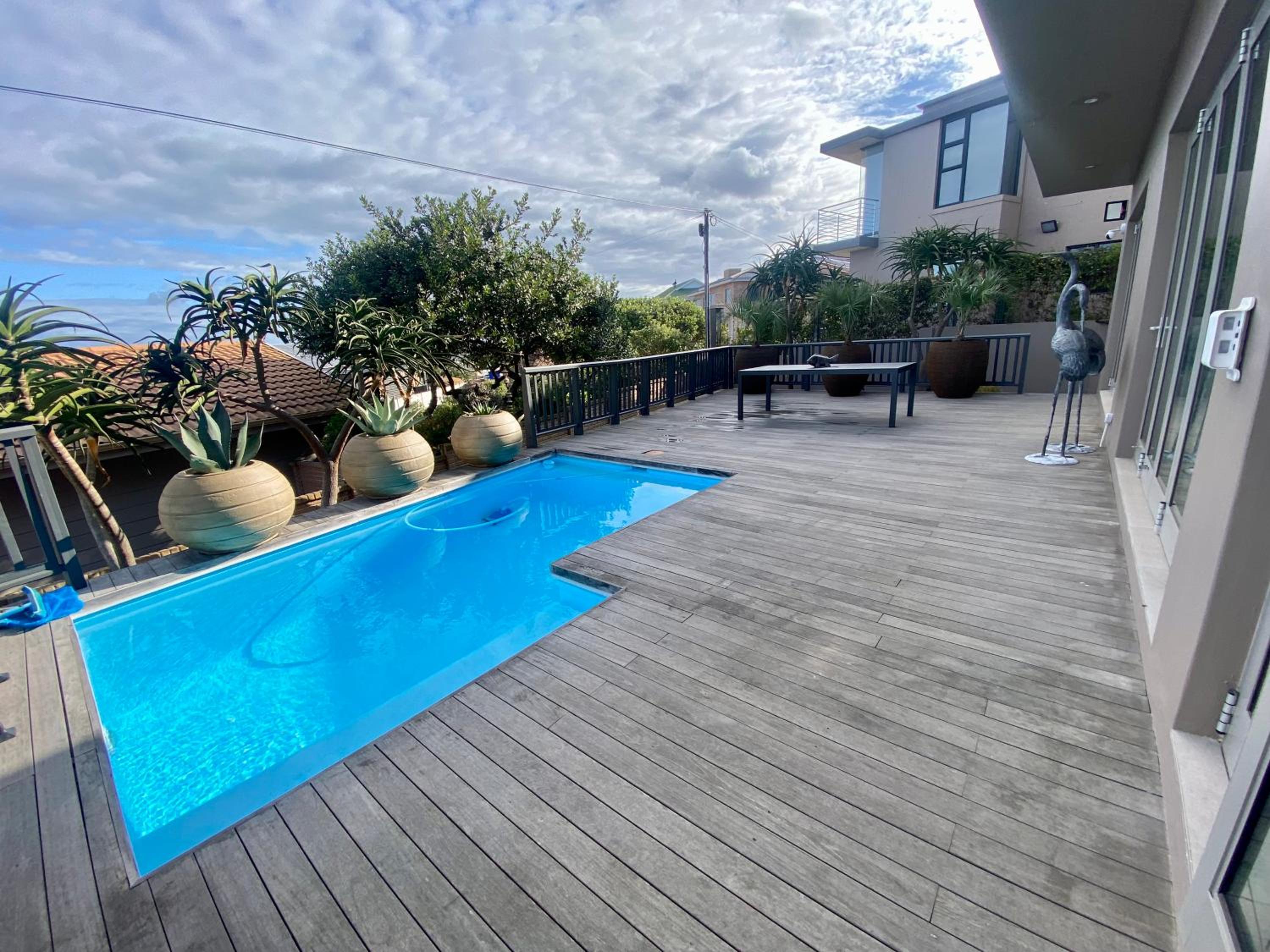 Villa 8teen on Gordonia view 5