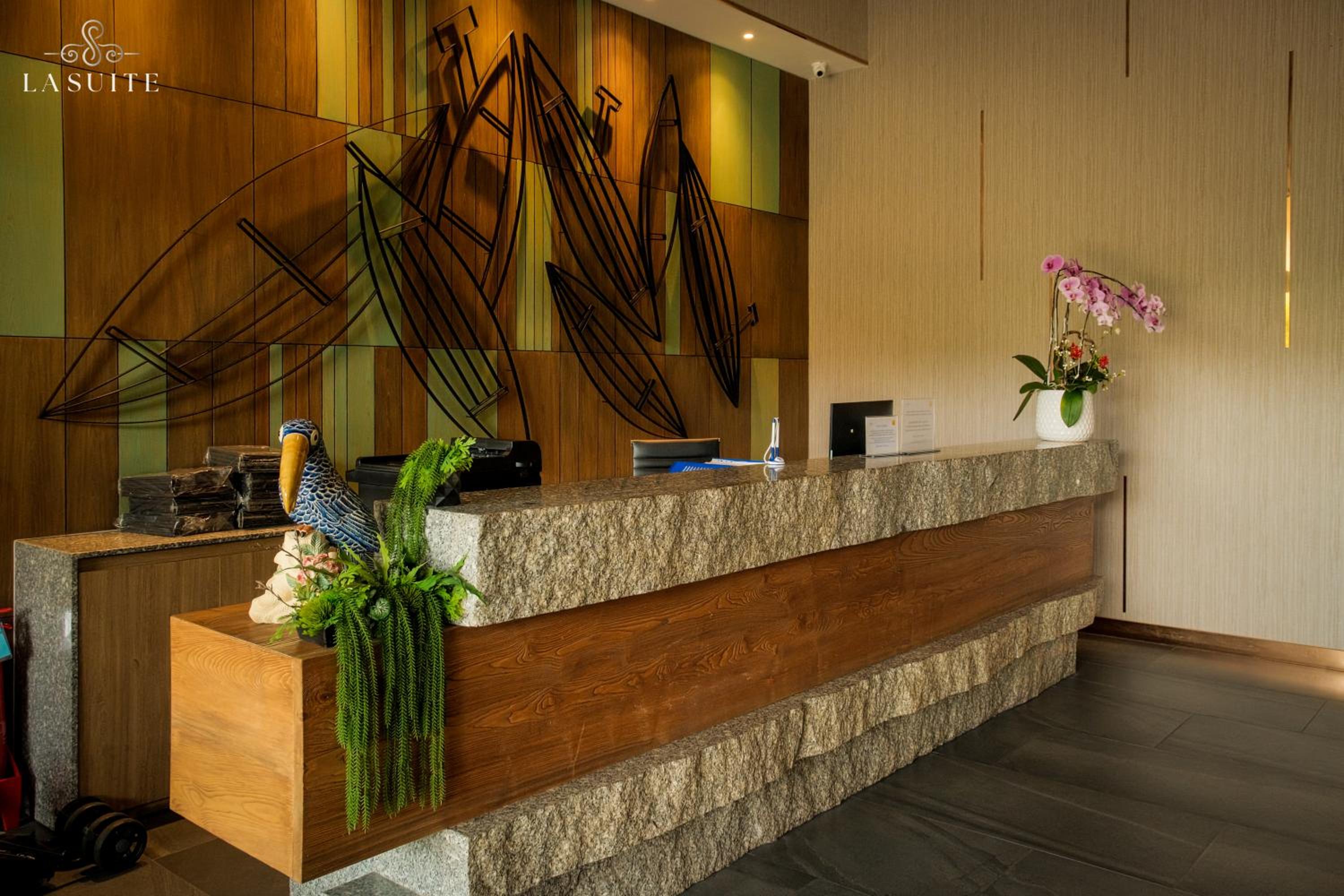 Zenity Complex 5 Star Luxury Resort style of 10 Unit - you can book each Unit with 3br Free Gym and Pool