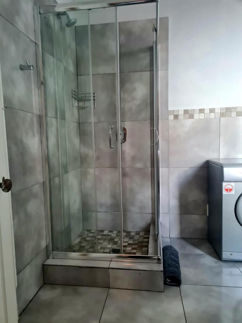 Point Village Accommodation - Uppercross 3