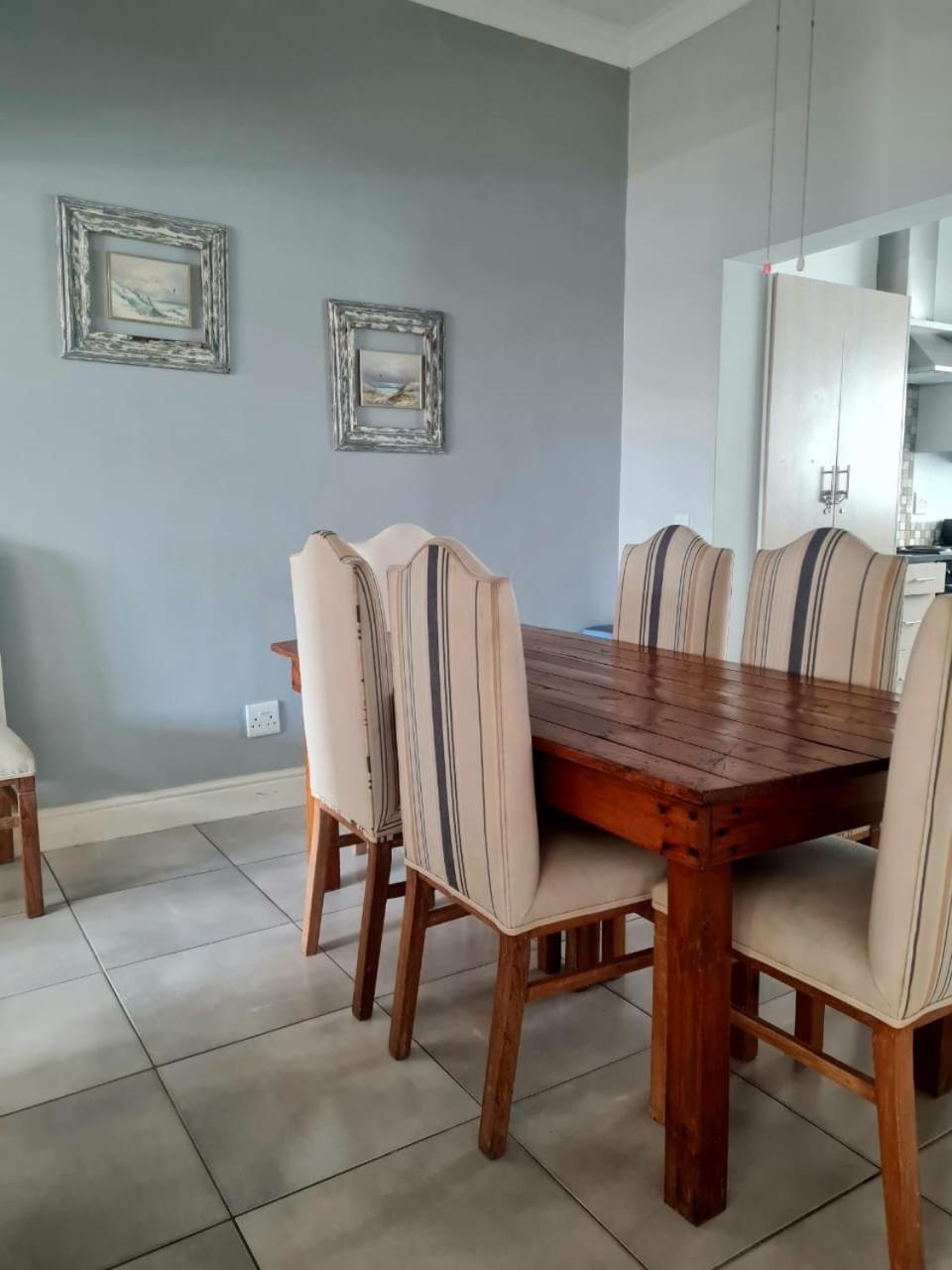 Point Village Accommodation - Uppercross 3