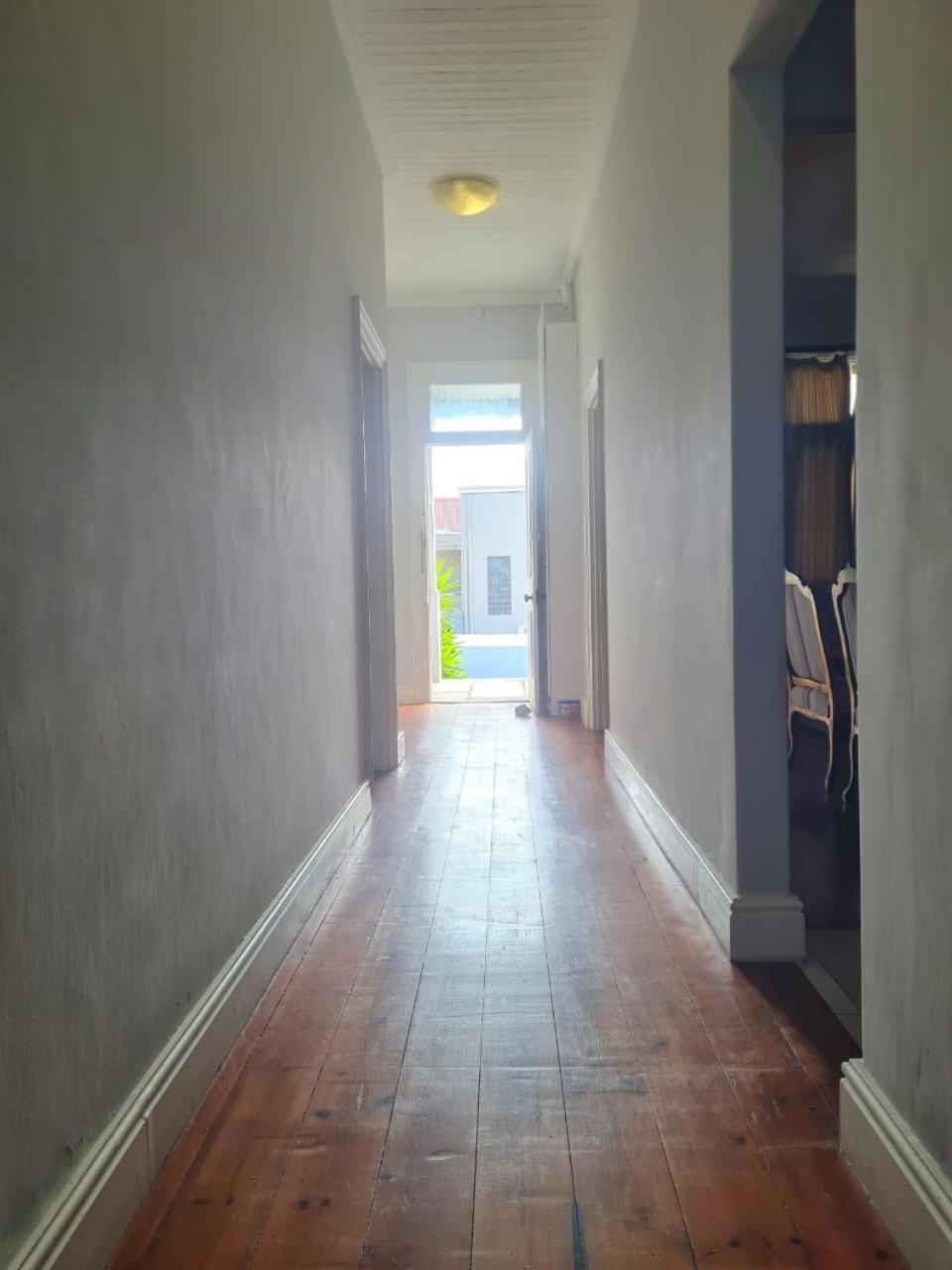 Point Village Accommodation - Uppercross 3