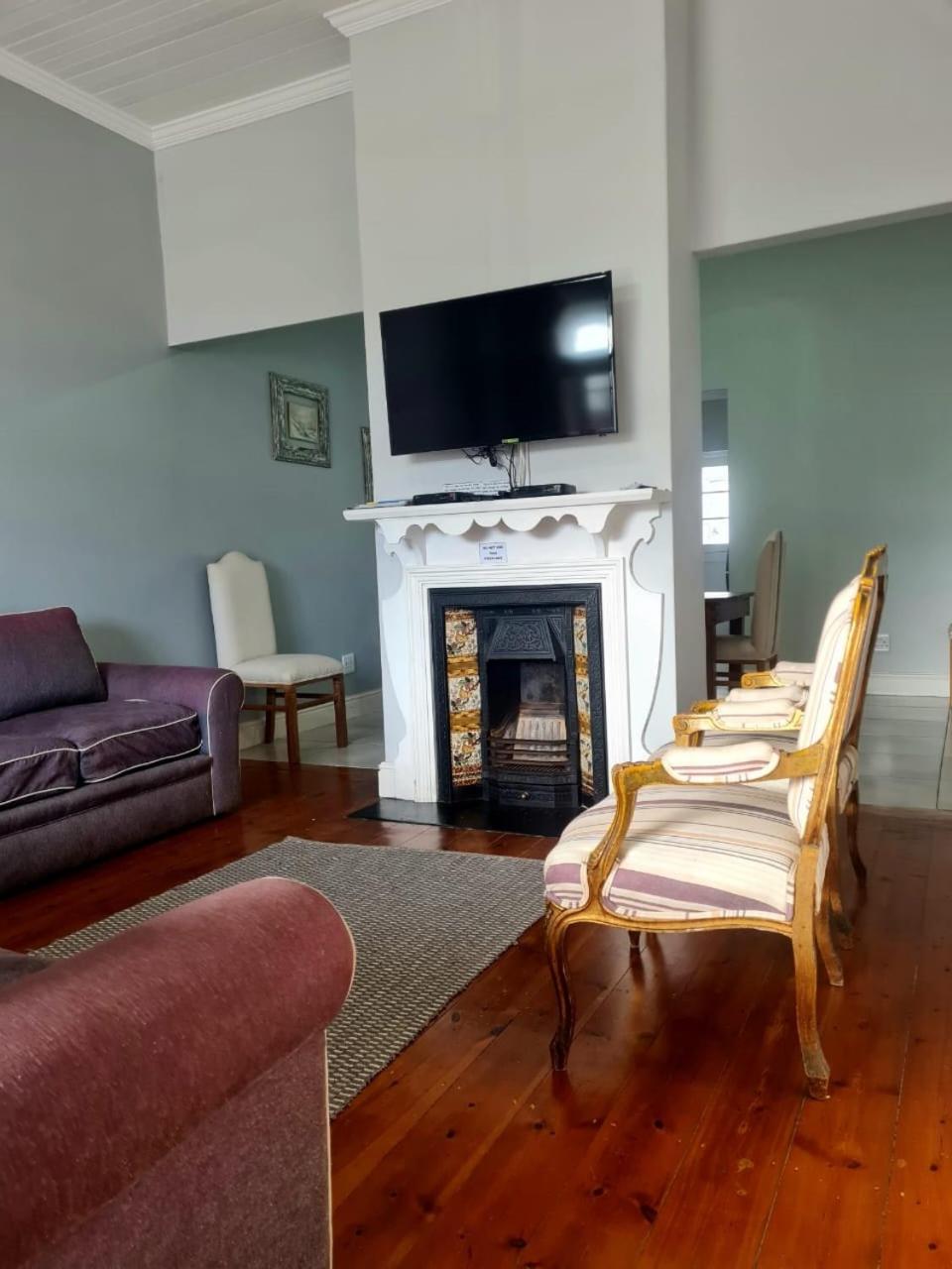 Point Village Accommodation - Uppercross 3