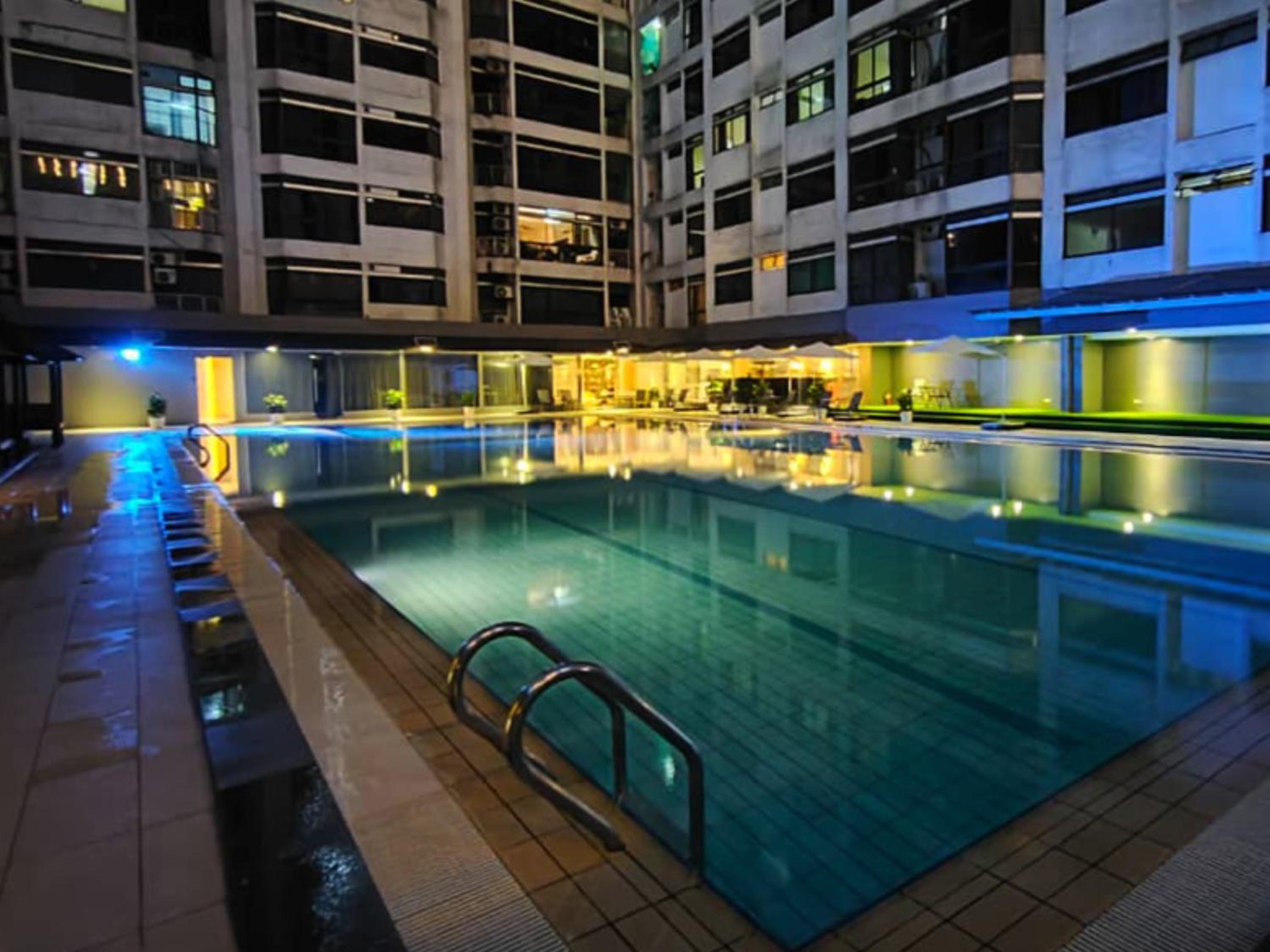 3R12Pax Fahrenheit88 C15-19 Opposite Pavilion KL Bukit Bintang TRX 2BR7Pax