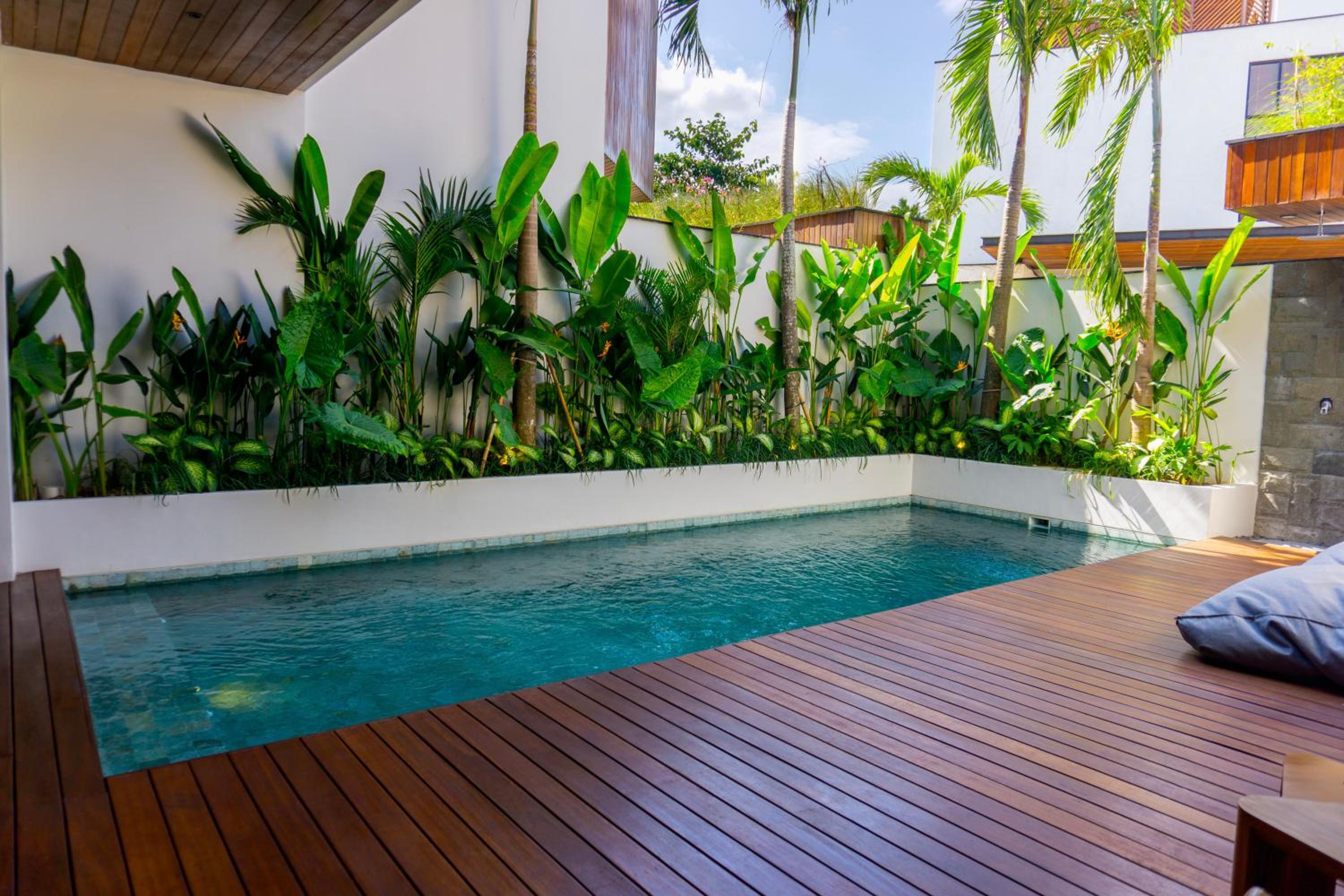 Lux Seis 3BR Canggu — recepcion & lobby