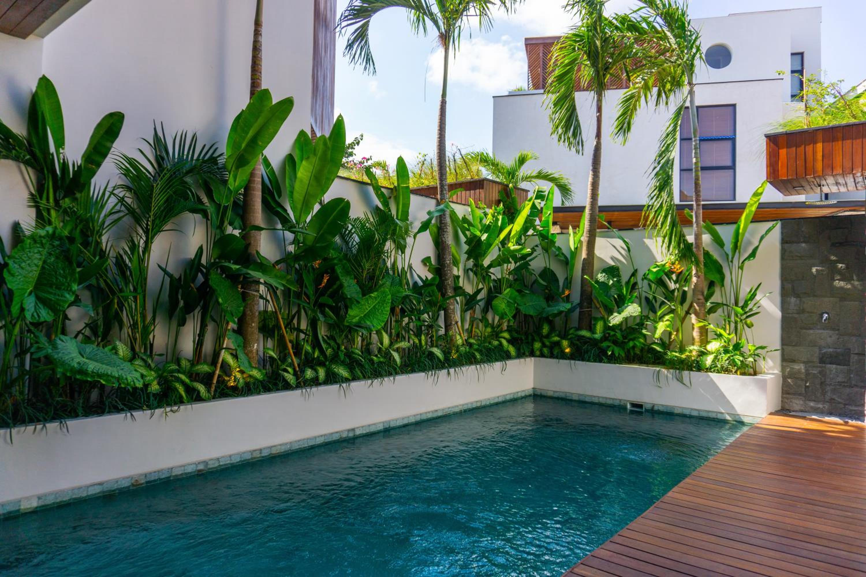 Lux Seis 3BR Canggu — recepcion & lobby