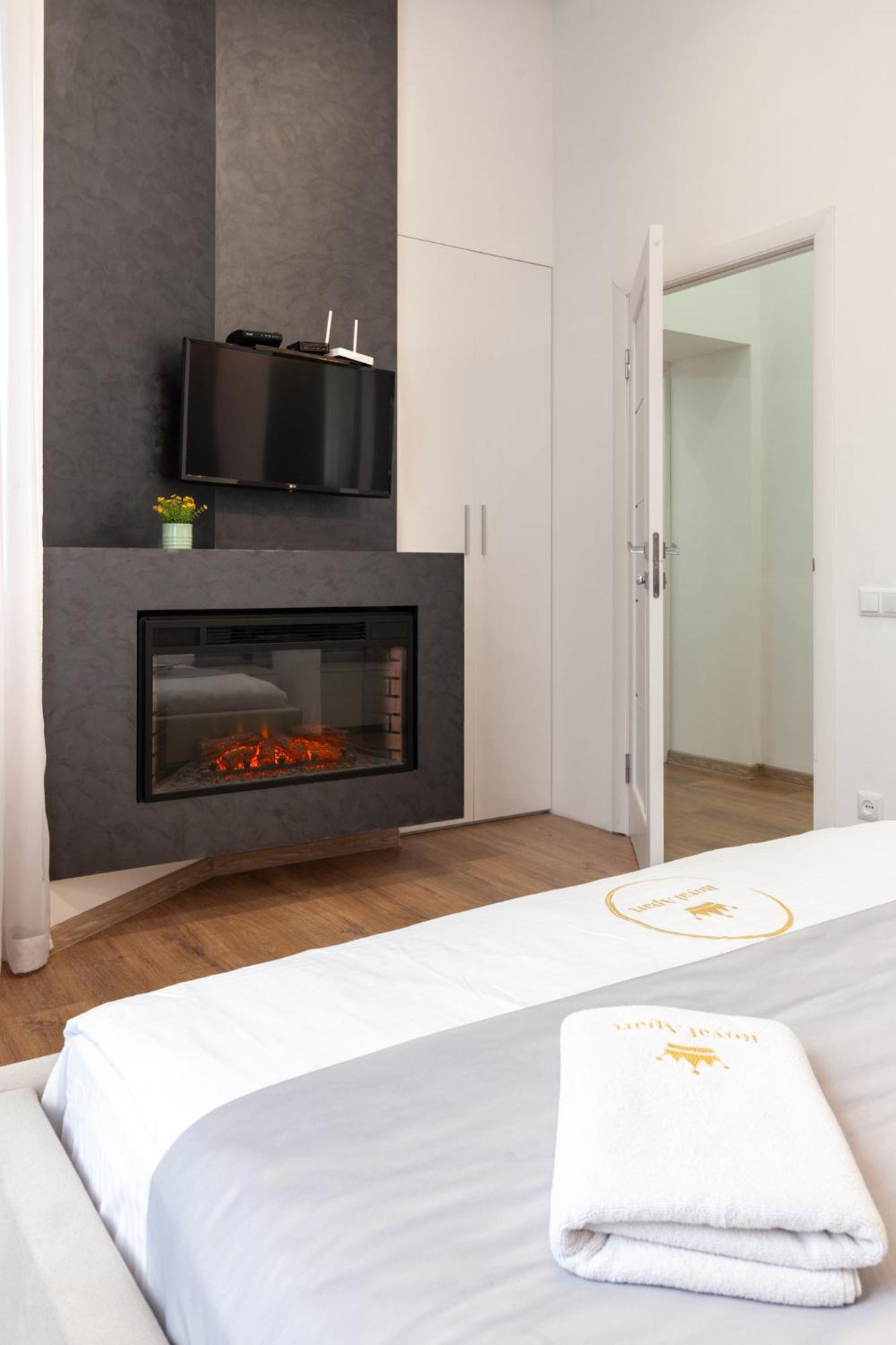 Royal Apartment on Franka 28 view 4