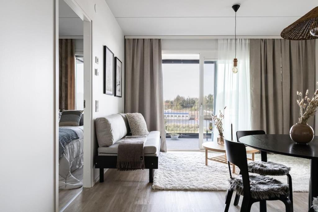 Satamanhelmen näköalahuoneisto