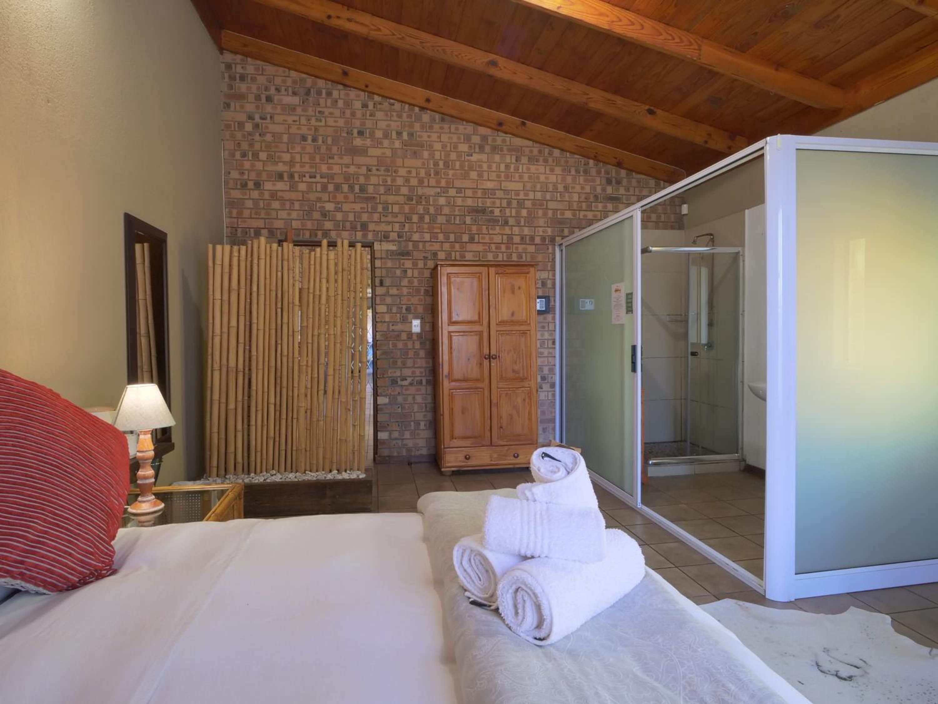 Autumn Breeze Manor Guest House
