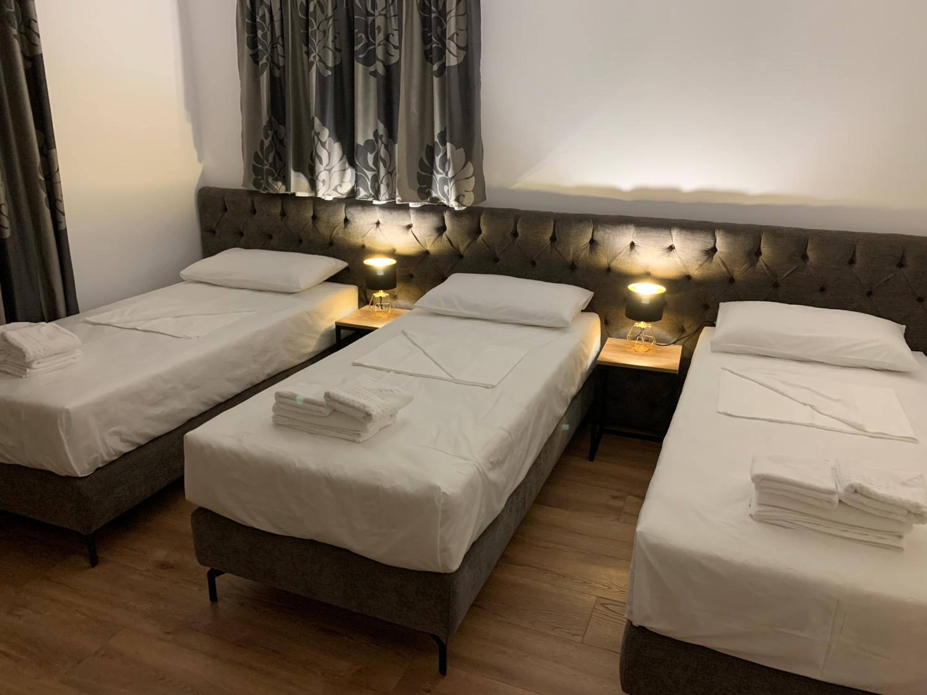 Vintage villa photo 2