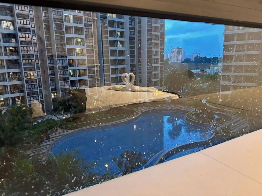 Awesome Pool View 2BR TV Box Country Garden