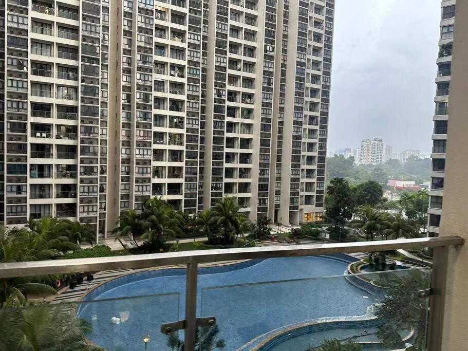 Awesome Pool View 2BR TV Box Country Garden