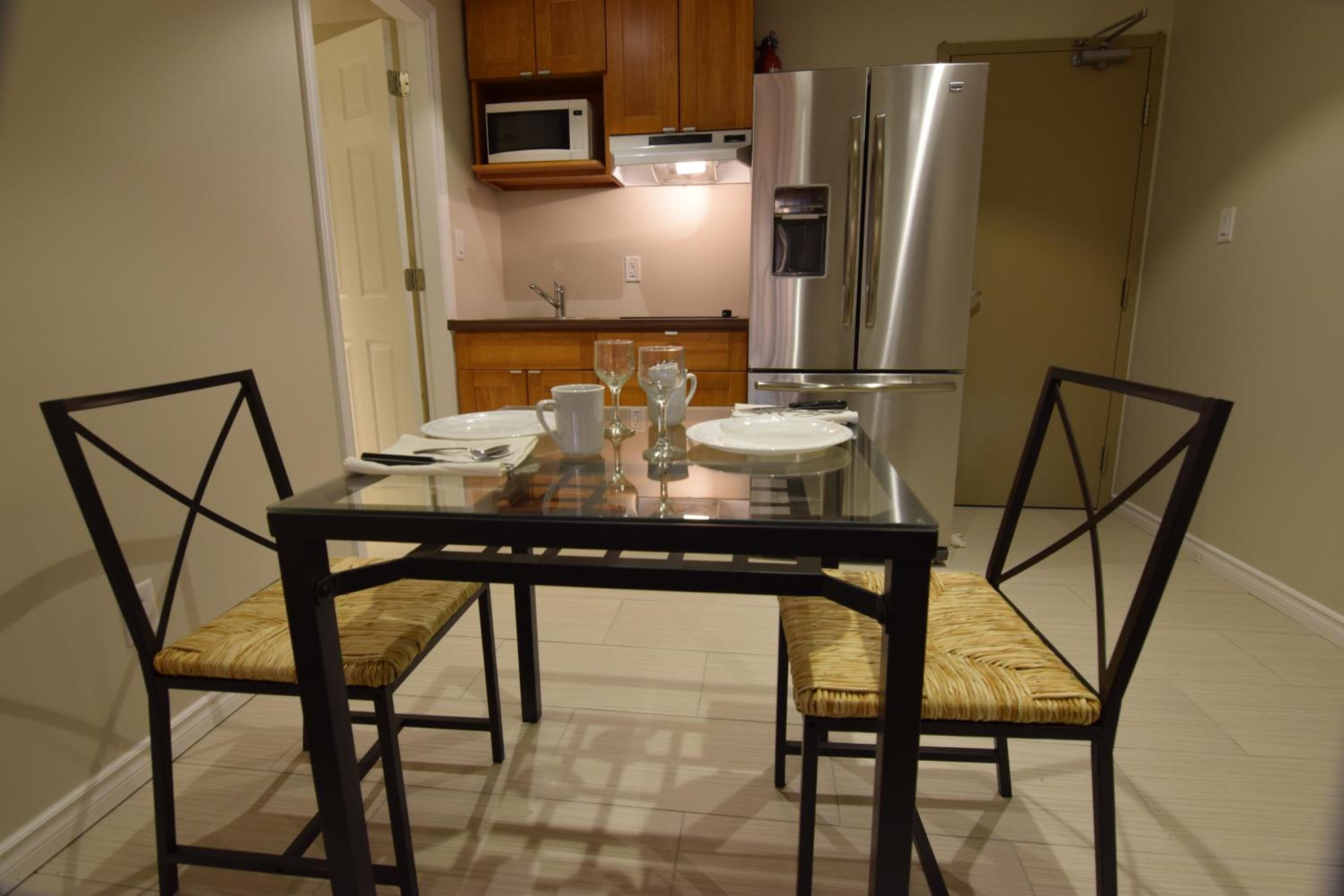 The Lion Inn & Suites