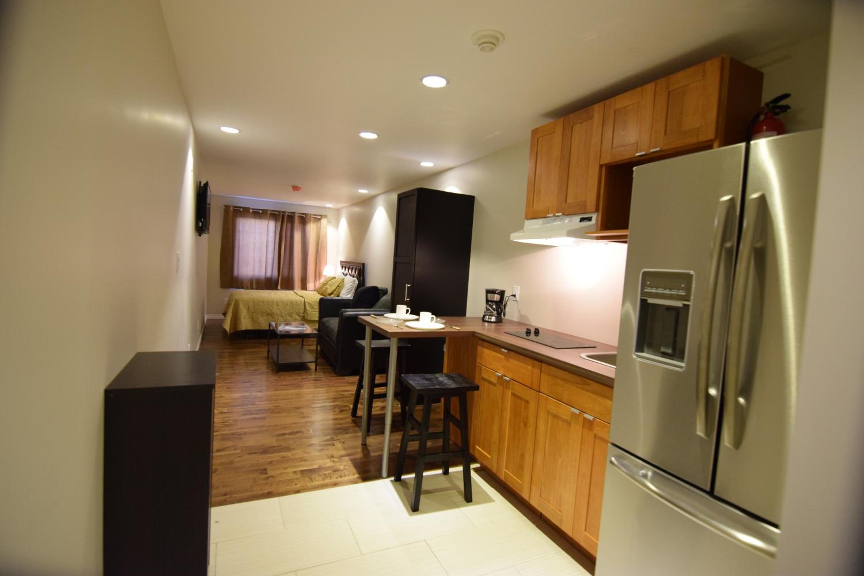 The Lion Inn & Suites