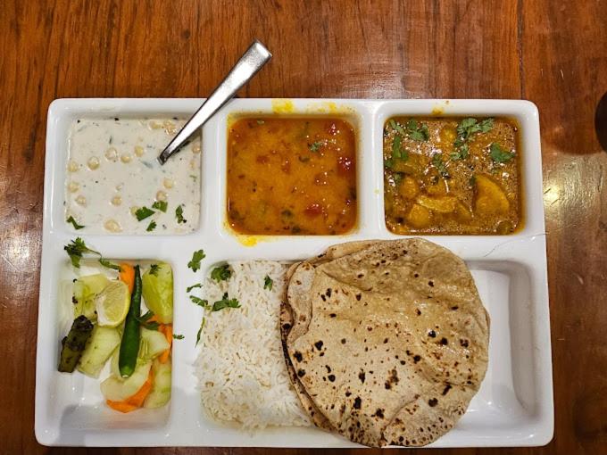 Homestay at Kashmiri Gate Metro & Old Delhi Railway Station